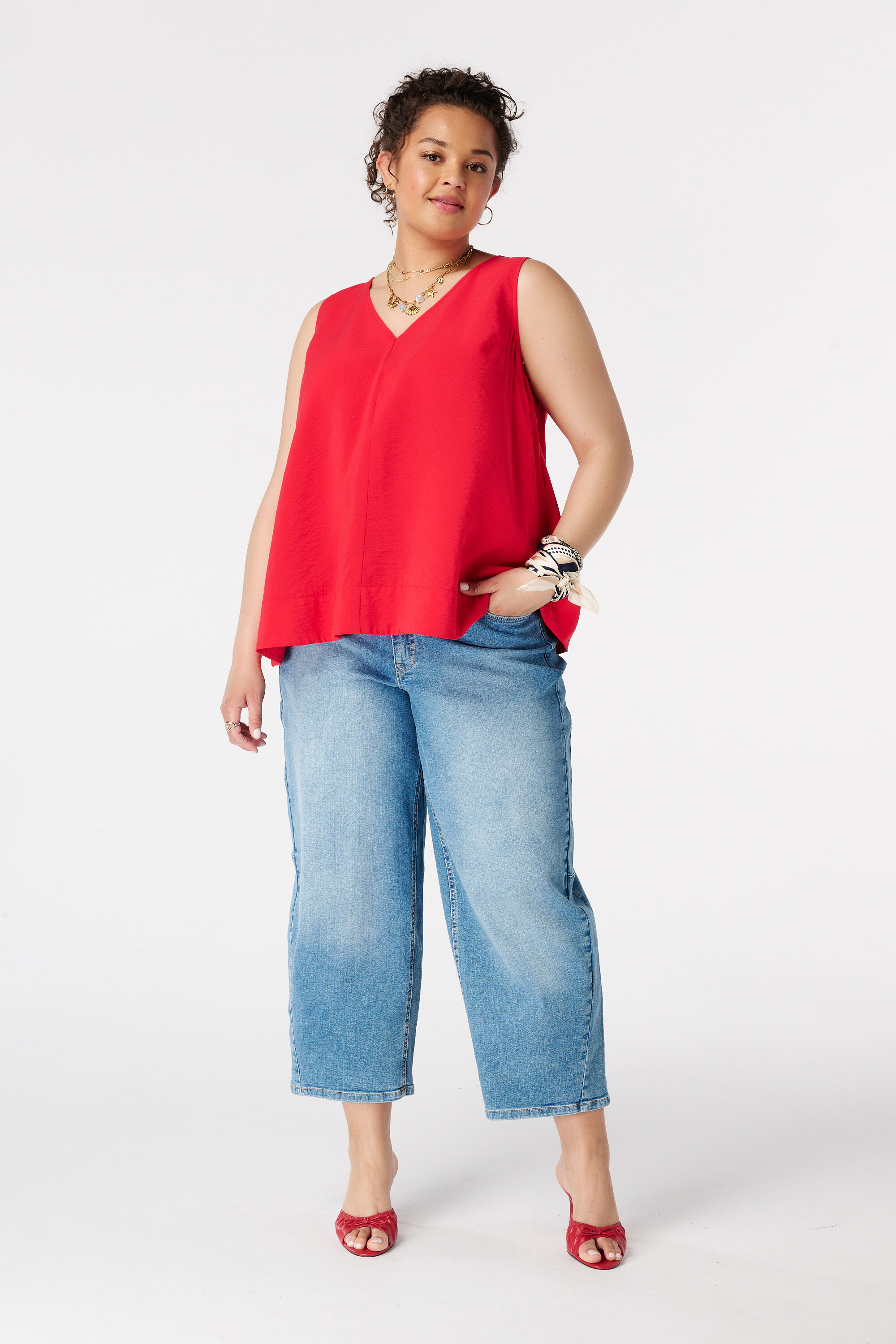 Mouwloze blouse met striksluiting image number 5