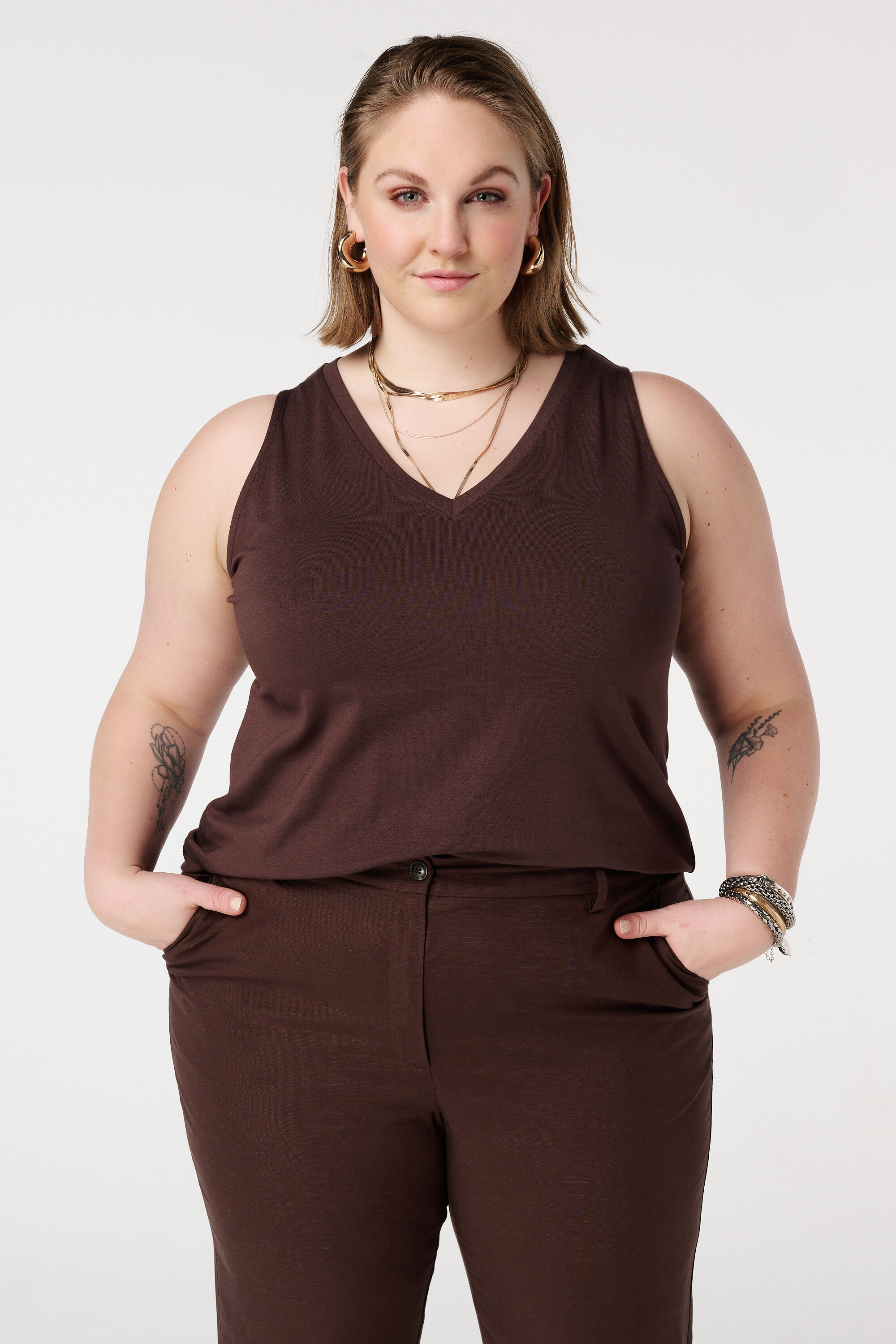 D&eacute;bardeur avec col en V