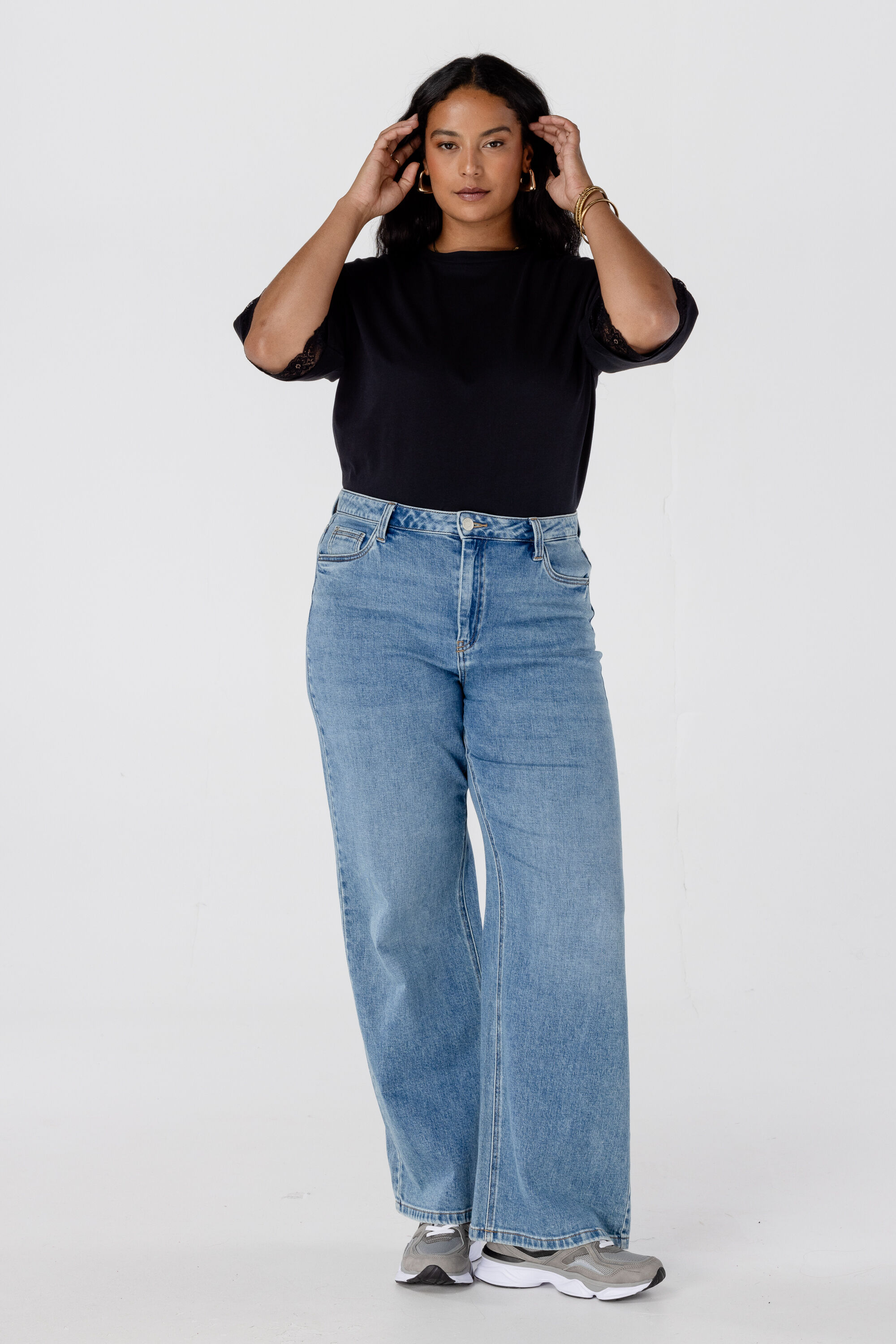 T-shirt met kanten details image number 5