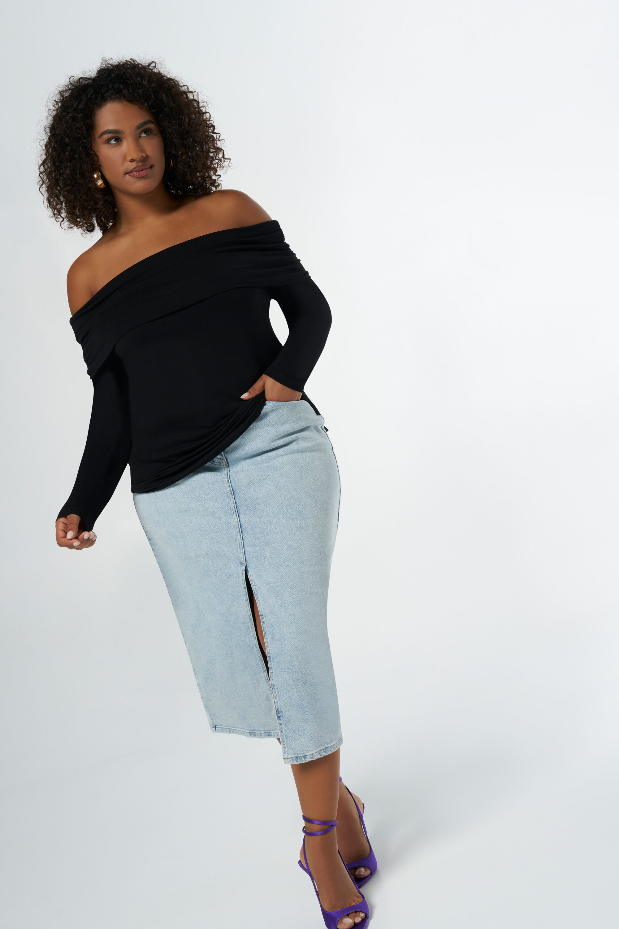 Off-shoulder top image number 5
