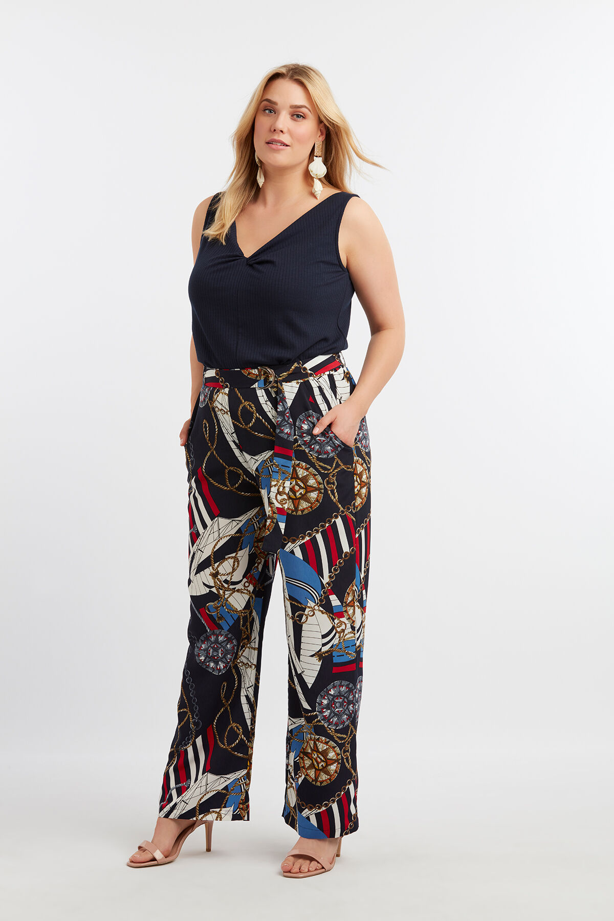 Body met geknoopt detail image number 3