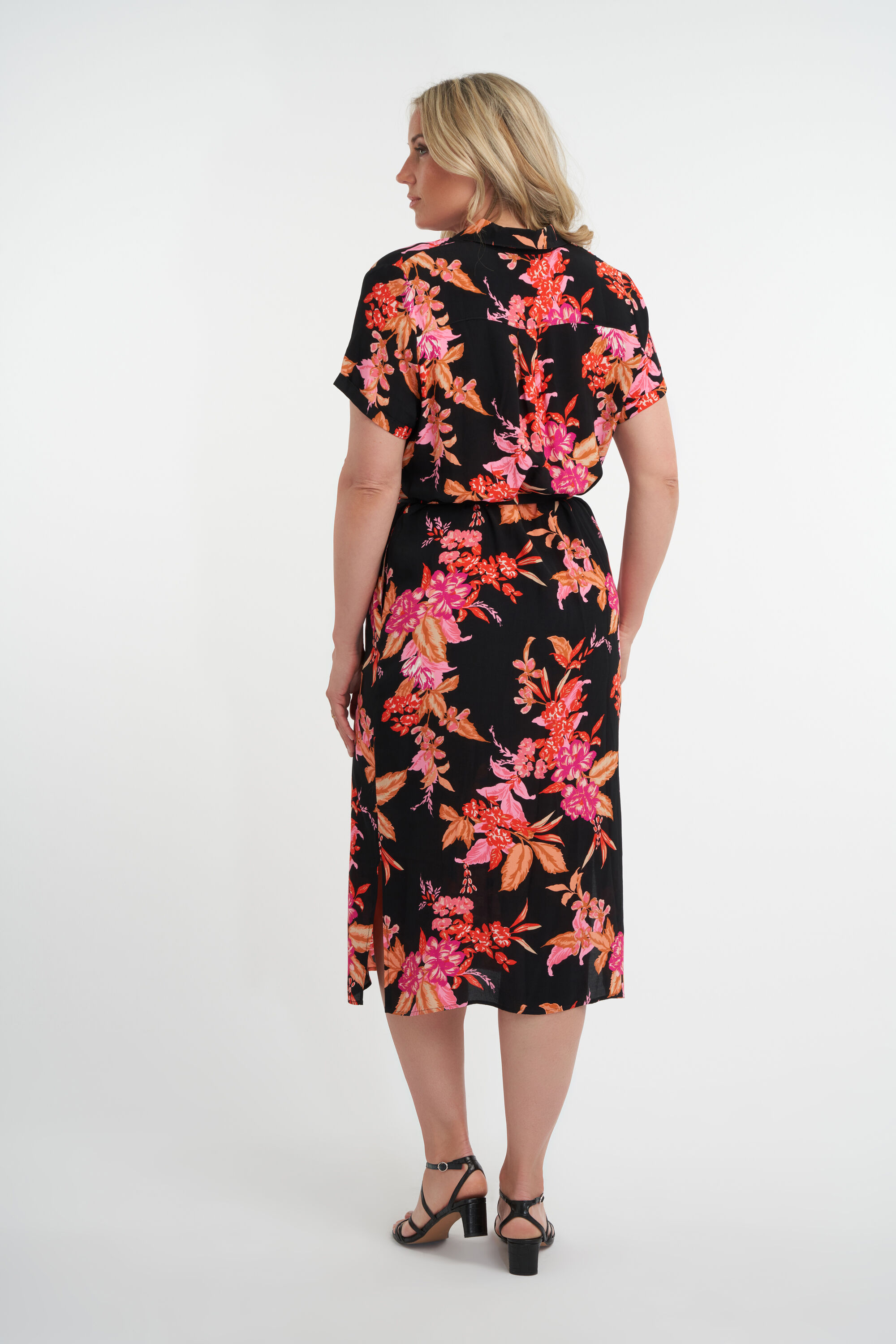 Lange jurk met strikceintuur image number 4