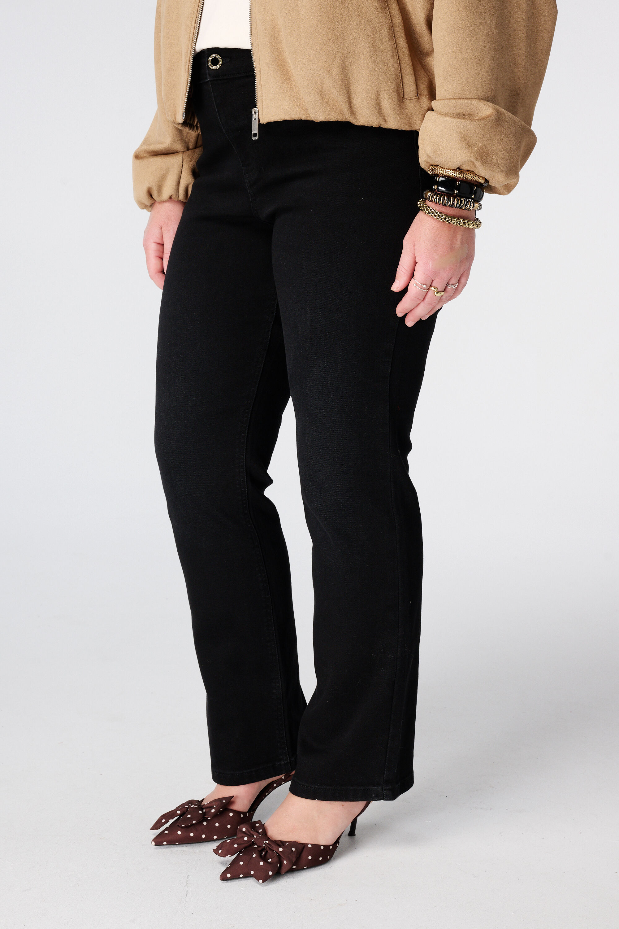 Straight leg jeans image number 5