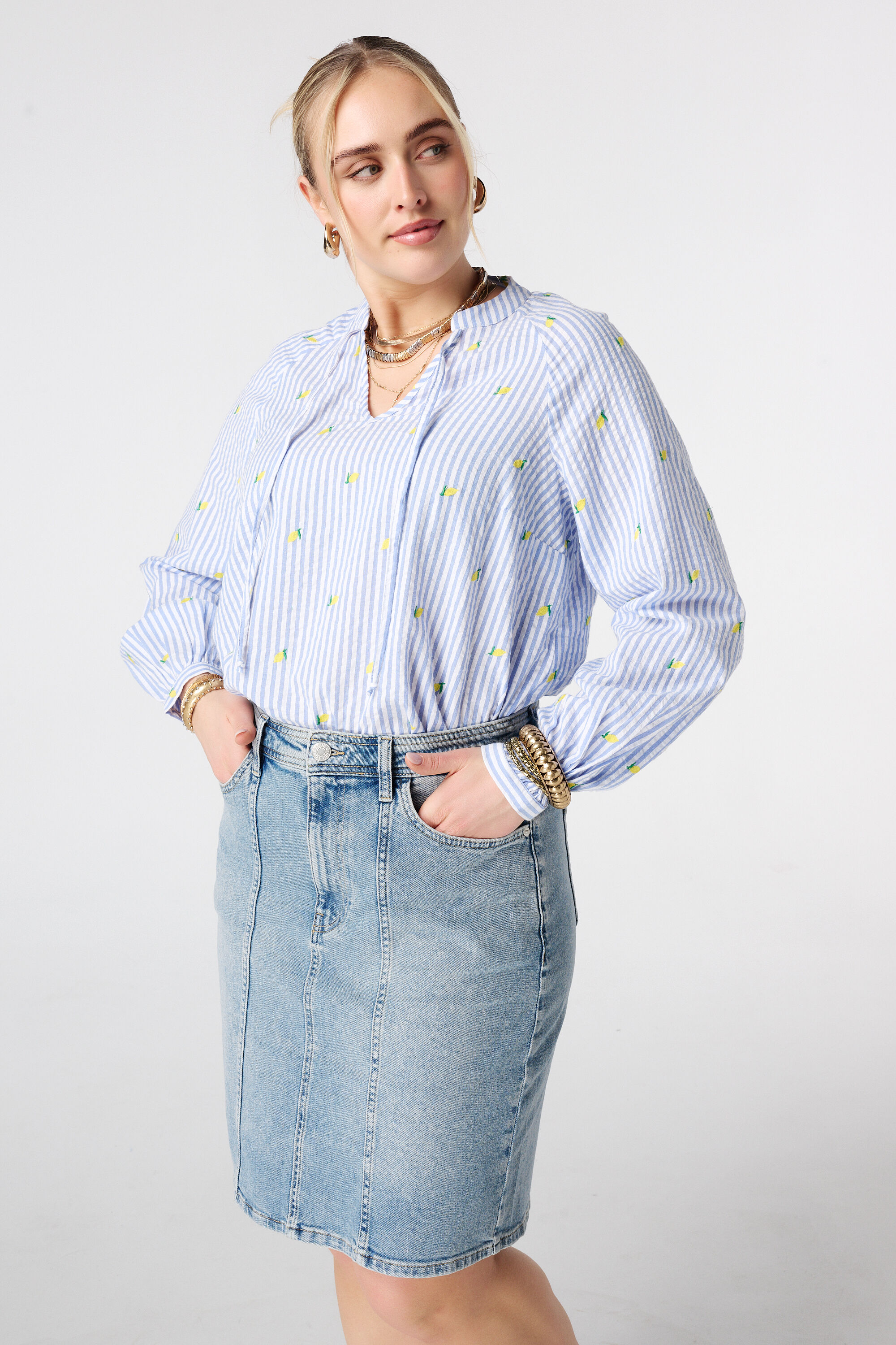 Blouse ray&eacute;e avec imprim&eacute;