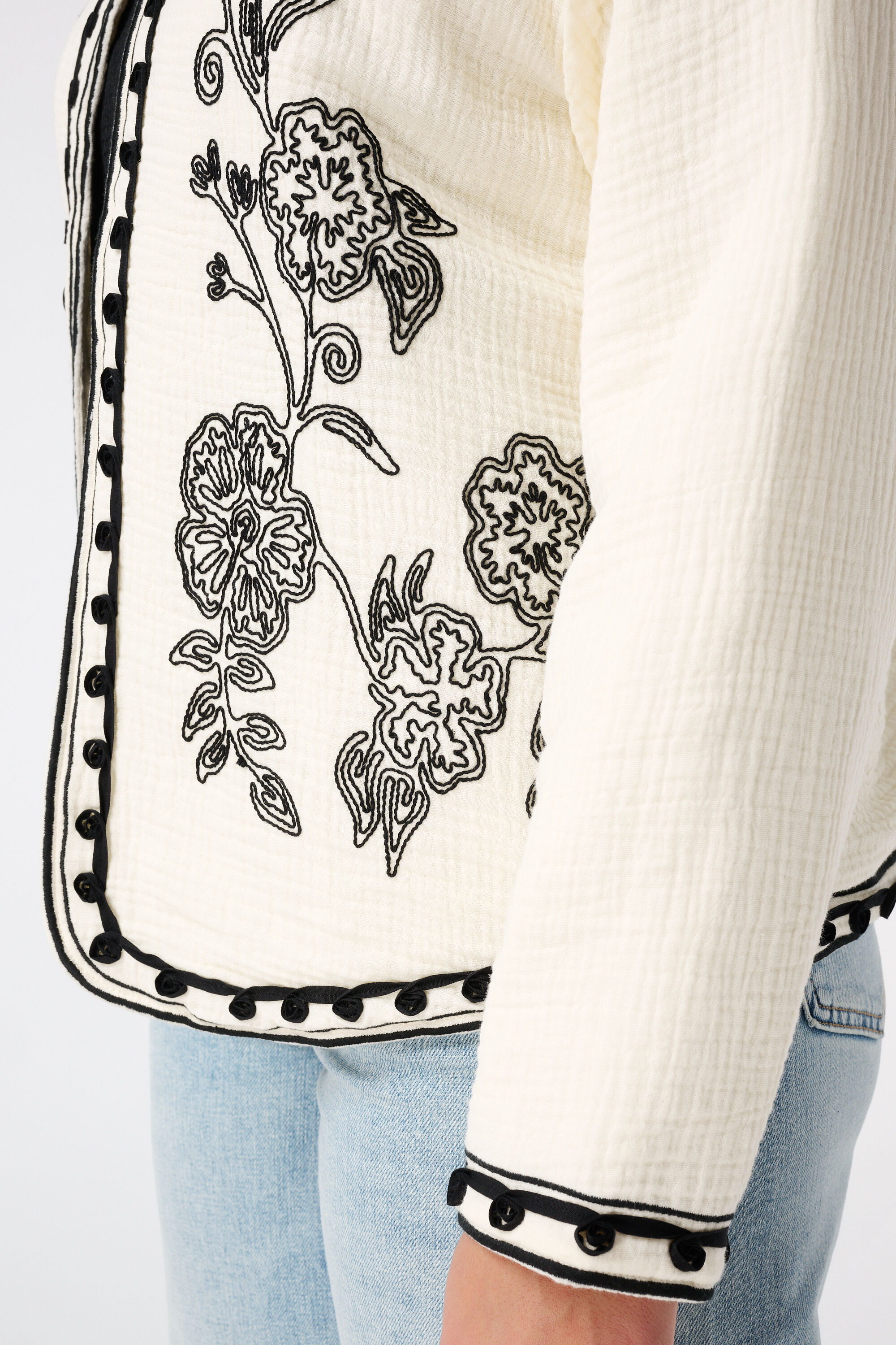 Jas met borduursels image number 6