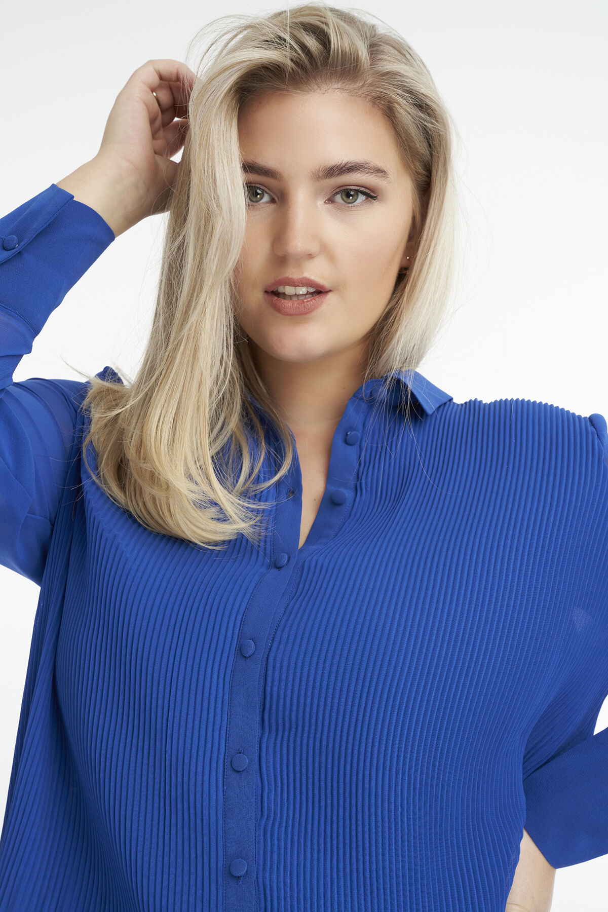 Chemisier fait de tissu pliss&eacute; image number 4