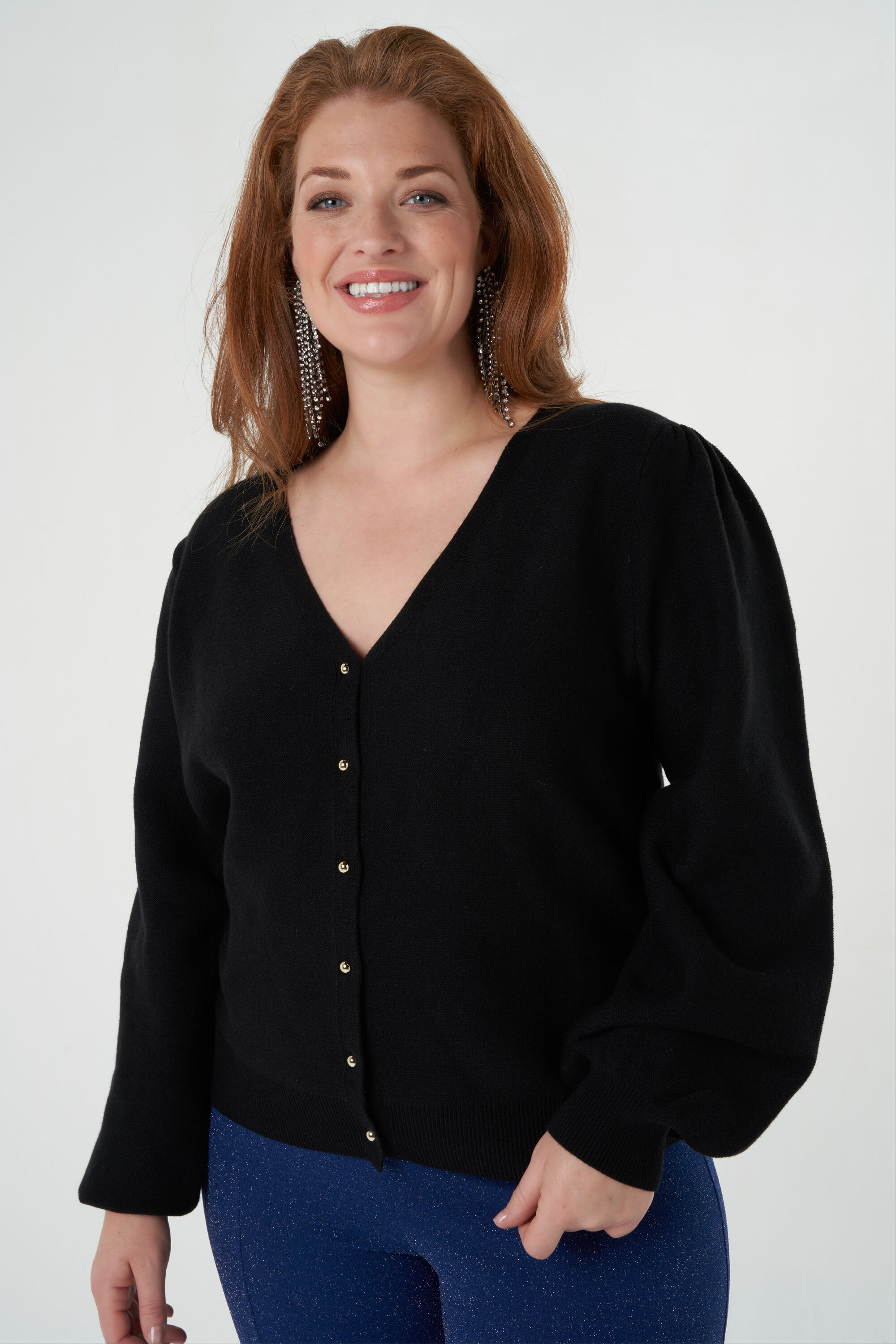 Fijngebreid vest met knopen image number 5