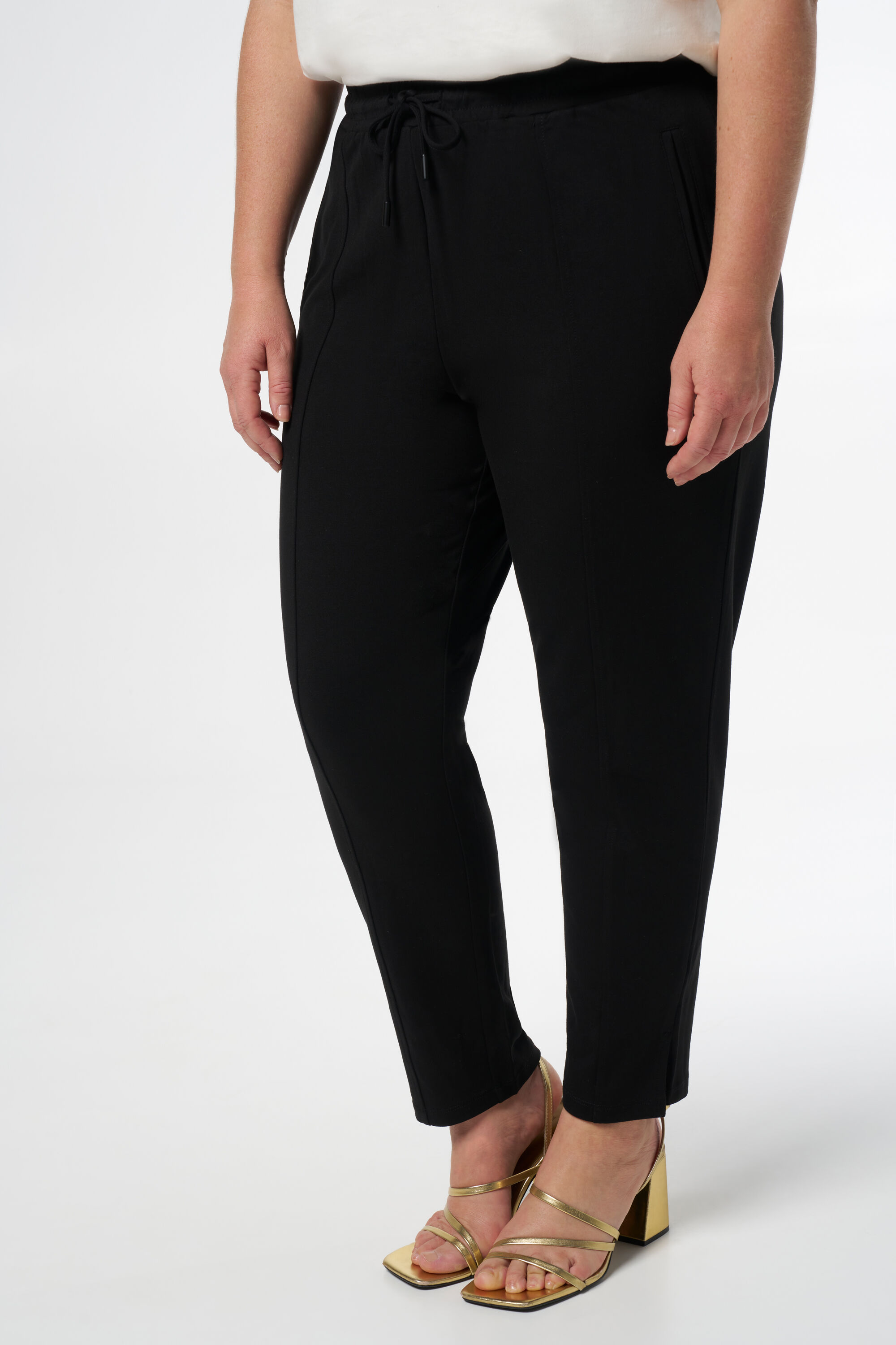 Jogging ample image number 5