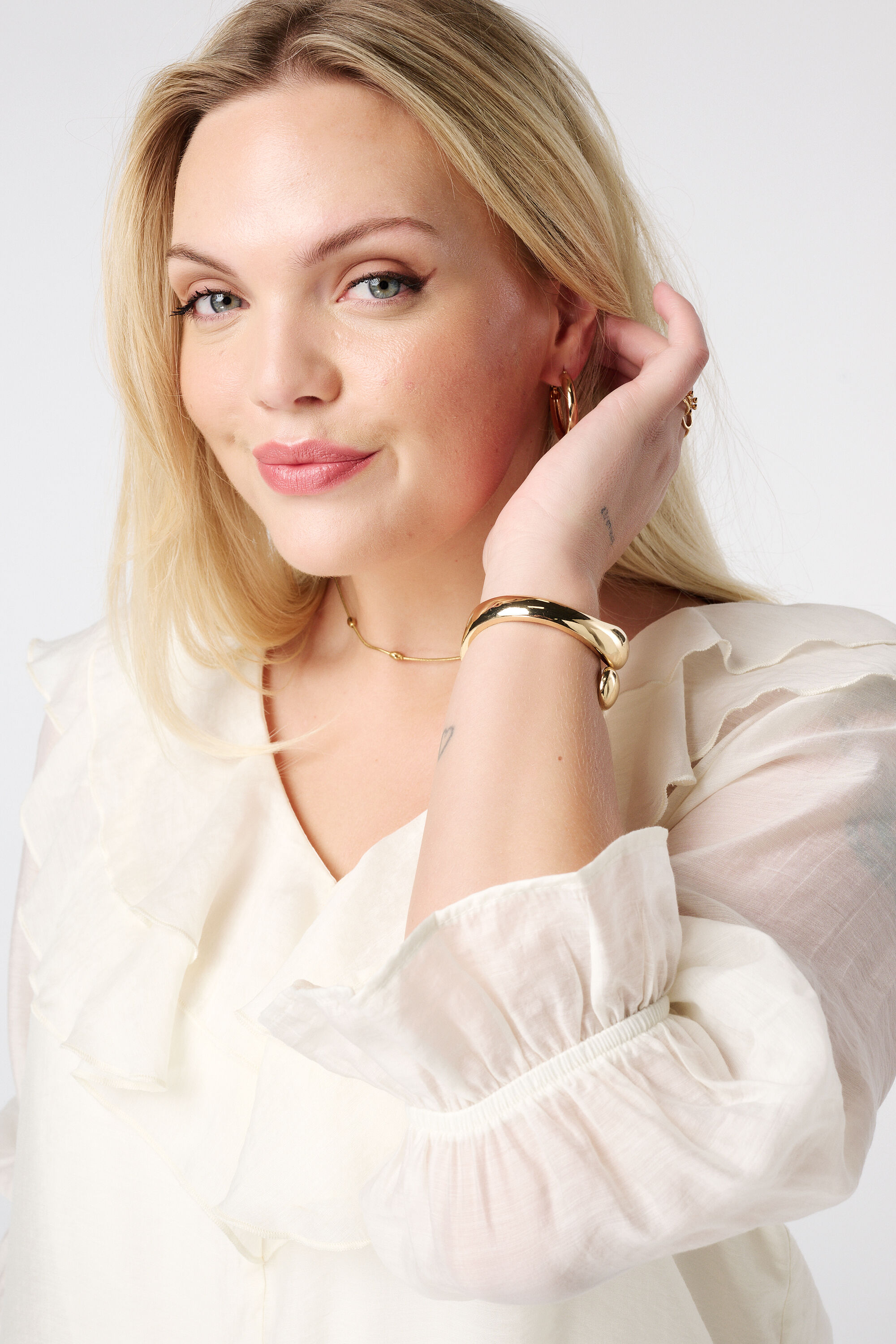 Chemisier &agrave; volants et manches bouffantes image number 4