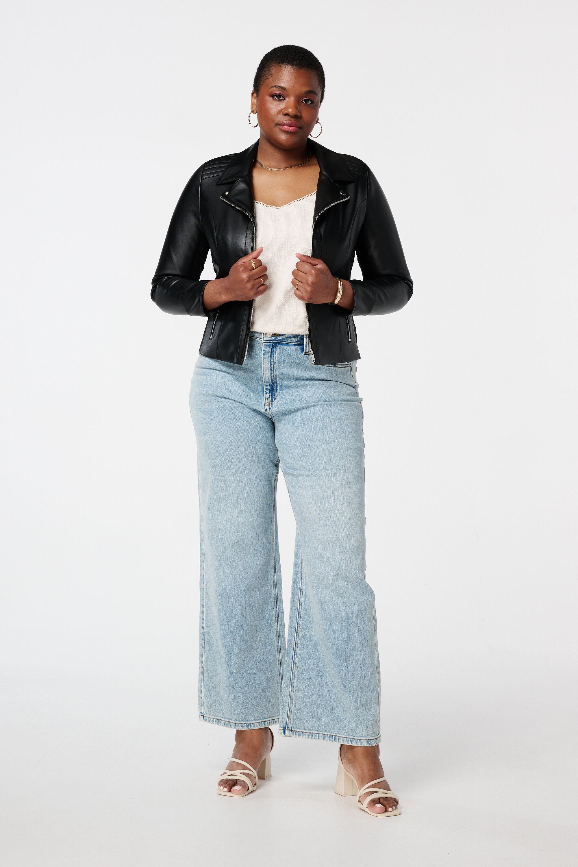 Leerlook jasje met zilveren details image number 5