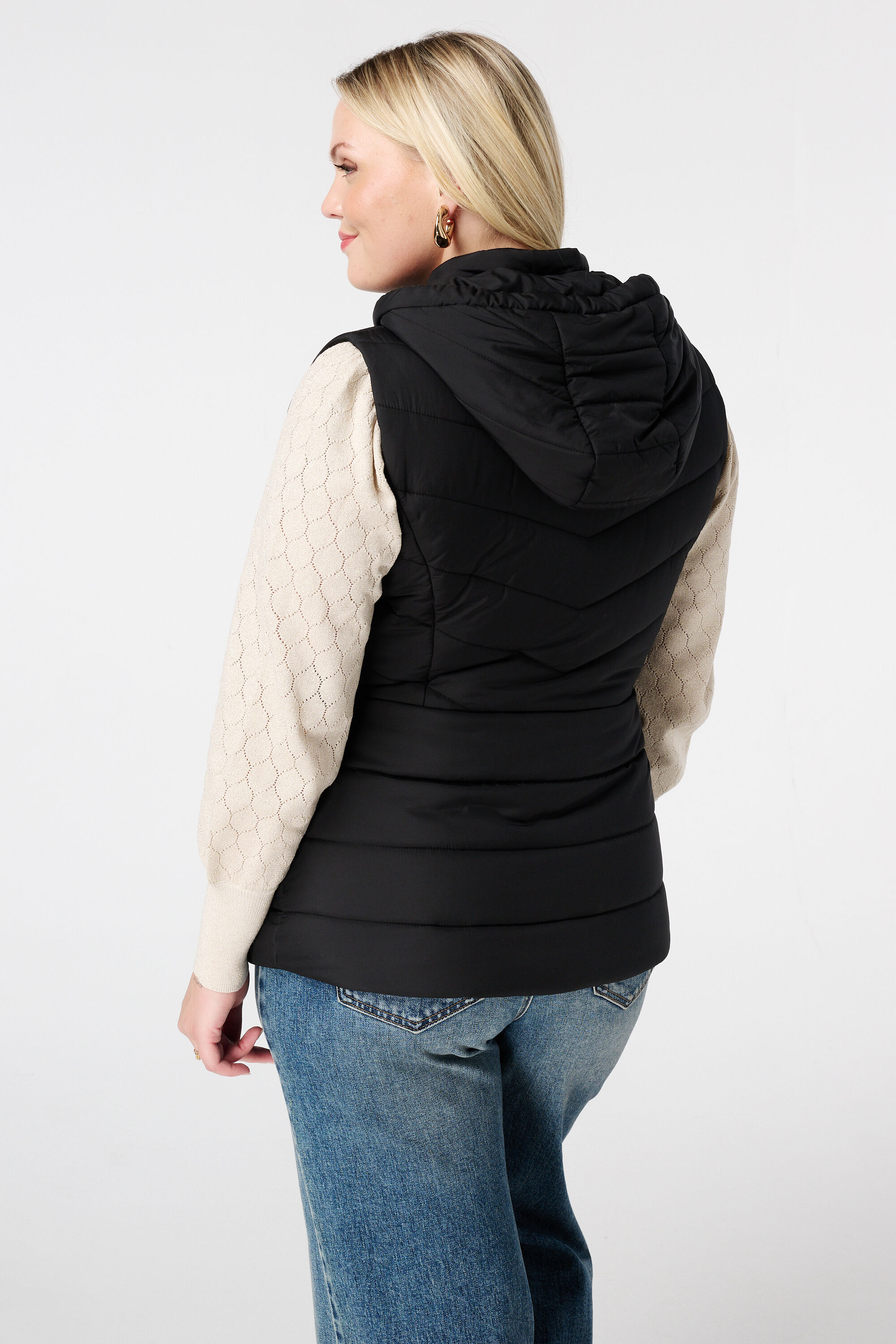 Gewatteerde bodywarmer met capuchon image number 3