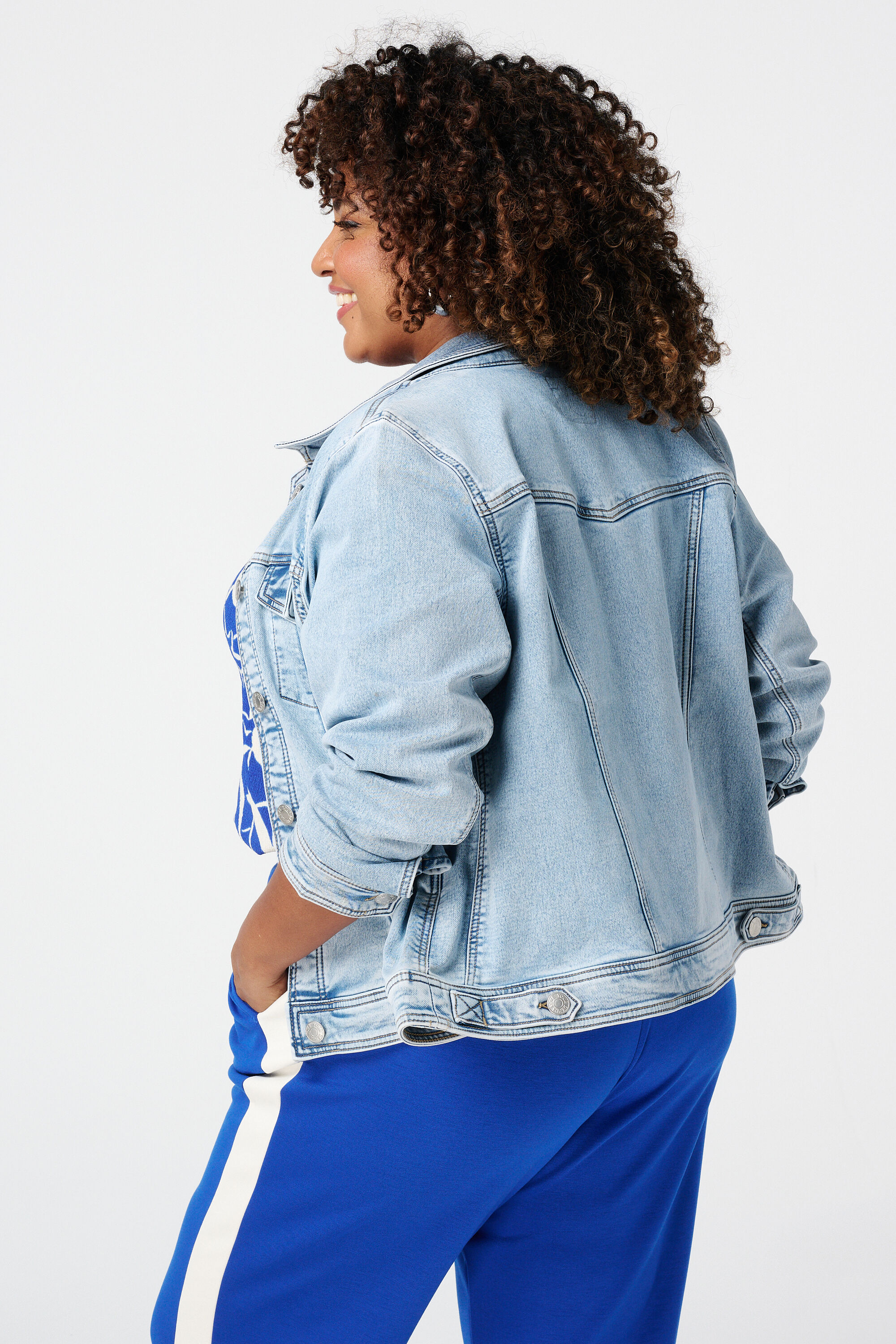 Spijkerjas met stretch image number 3