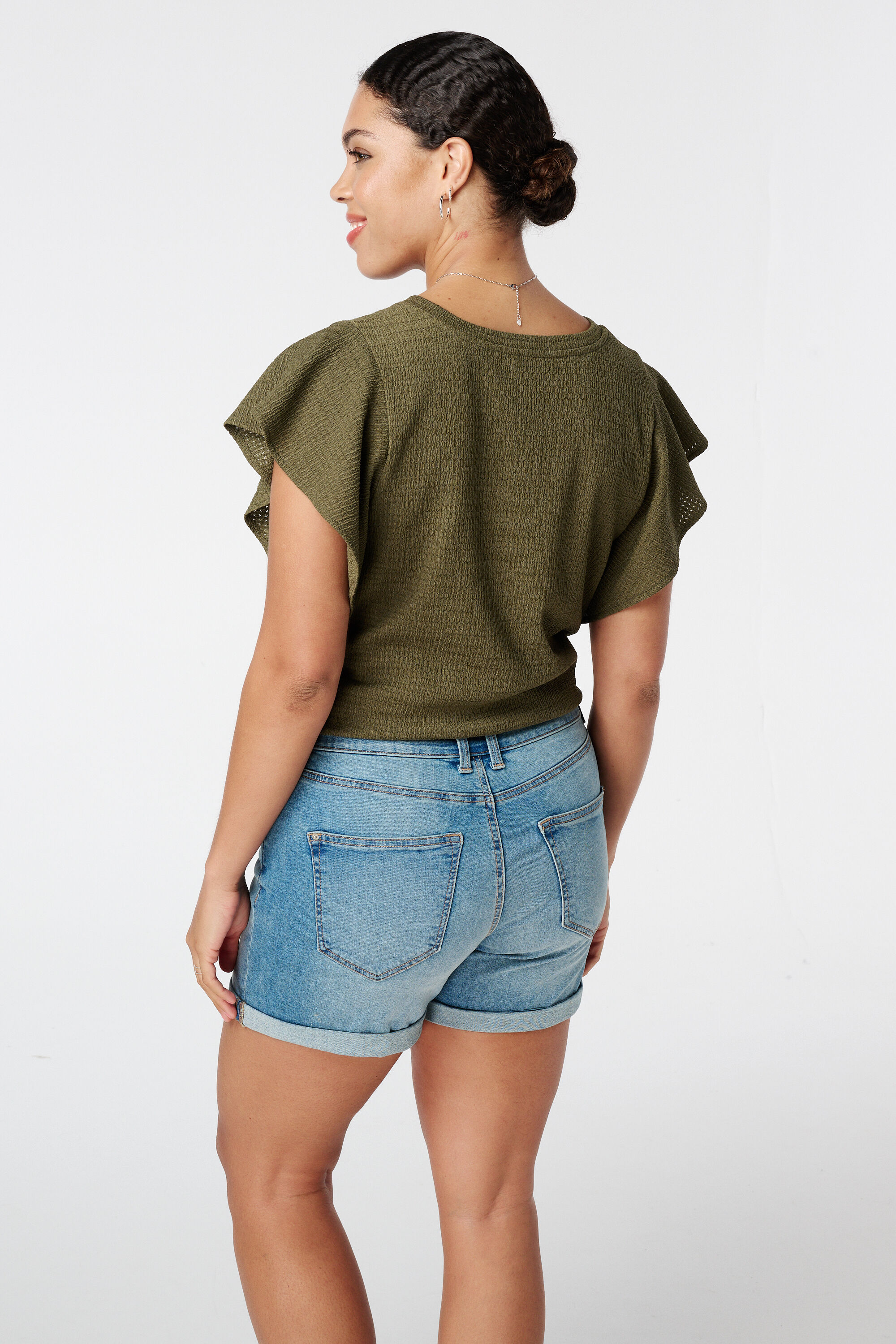 Denim shorts met stretch image number 3