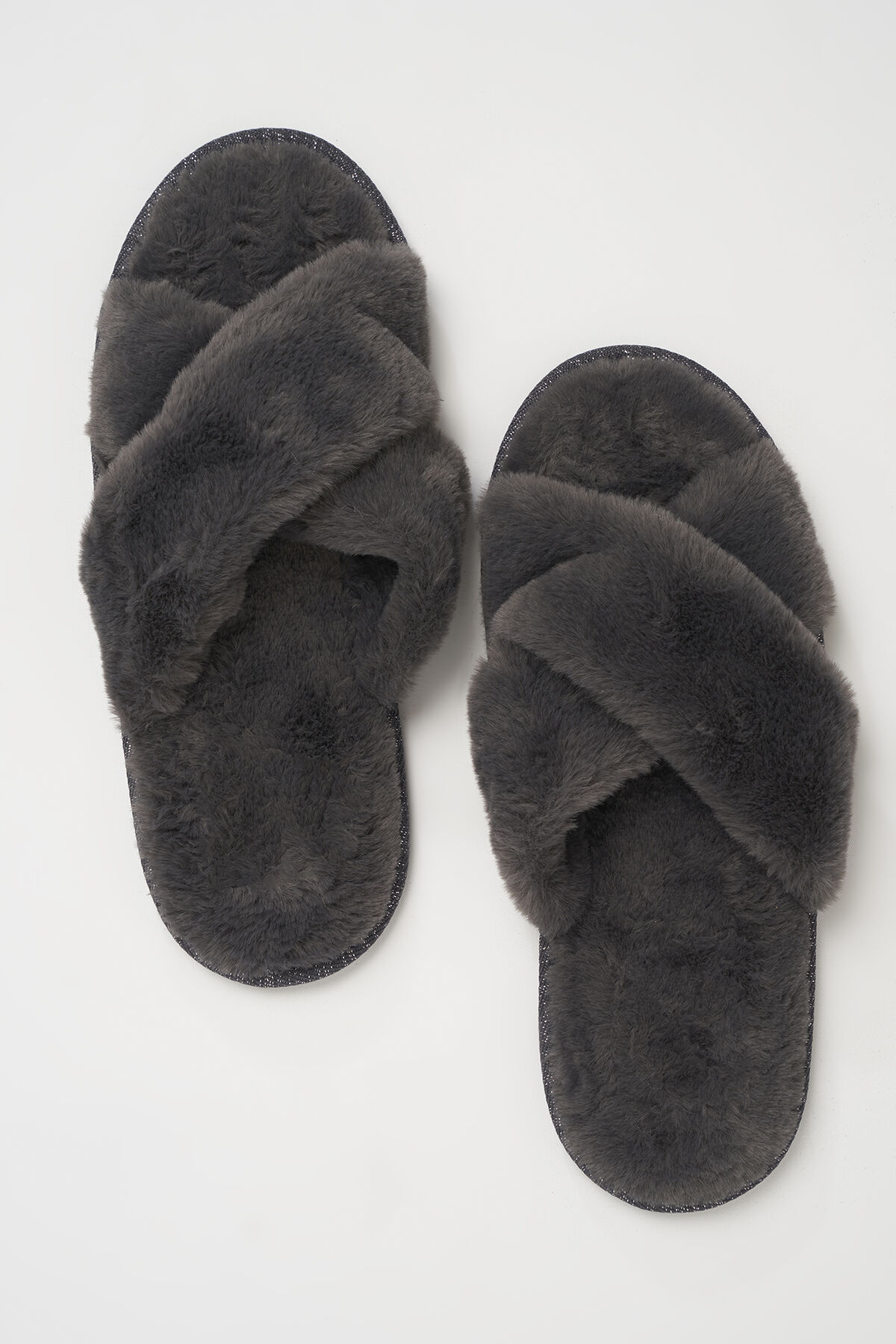 Fluffy pantoffels  image number 2