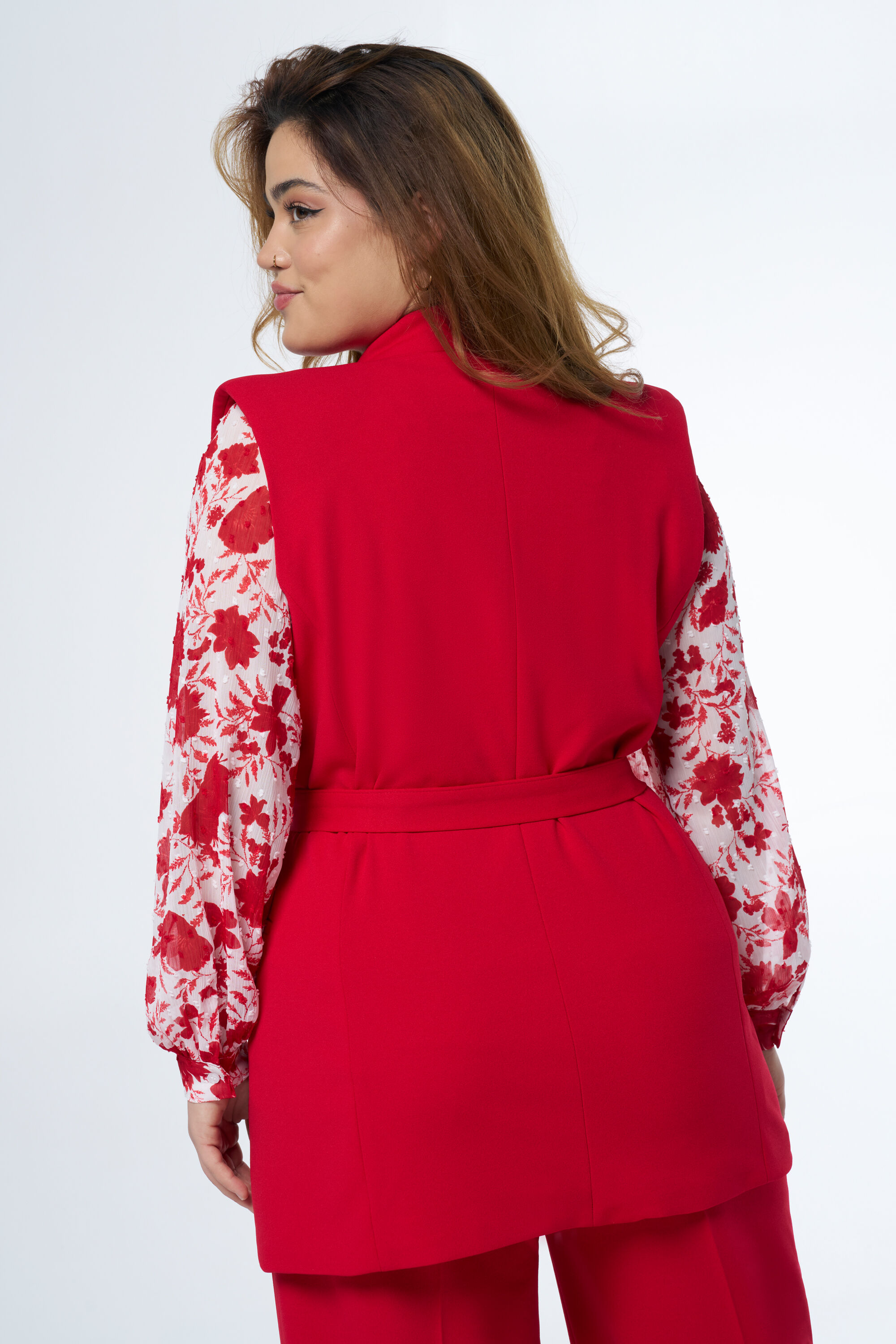 Gilet avec ceinture assortie image number 3