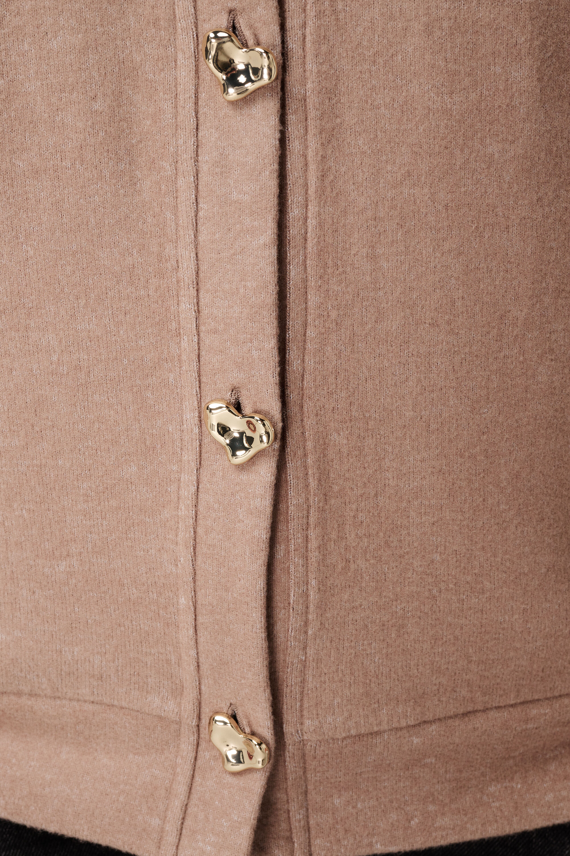 Cardigan avec boutons en forme de c&oelig;ur dor&eacute;s image number 6