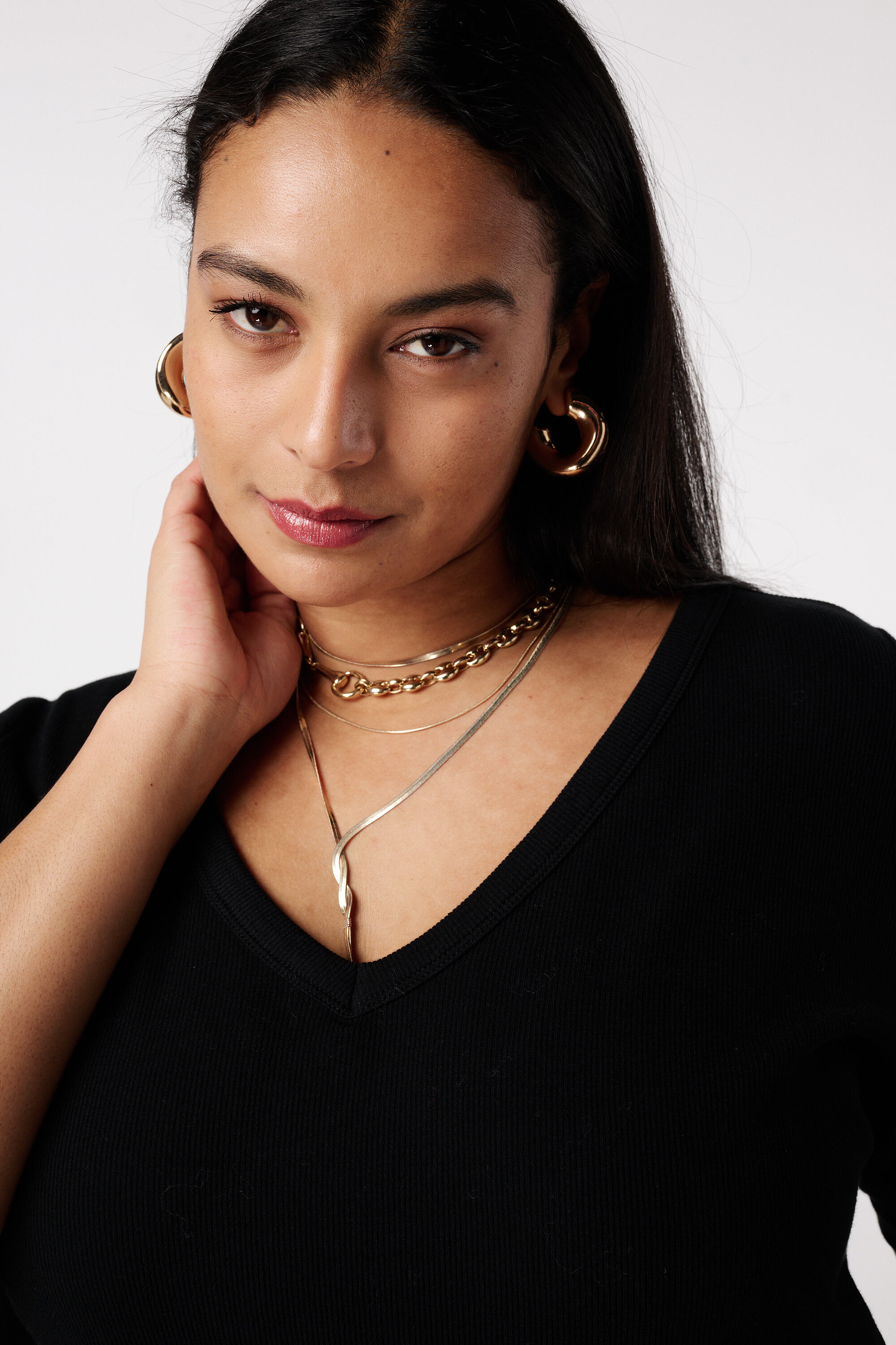 Top en maille c&ocirc;tel&eacute;e avec col en V image number 4