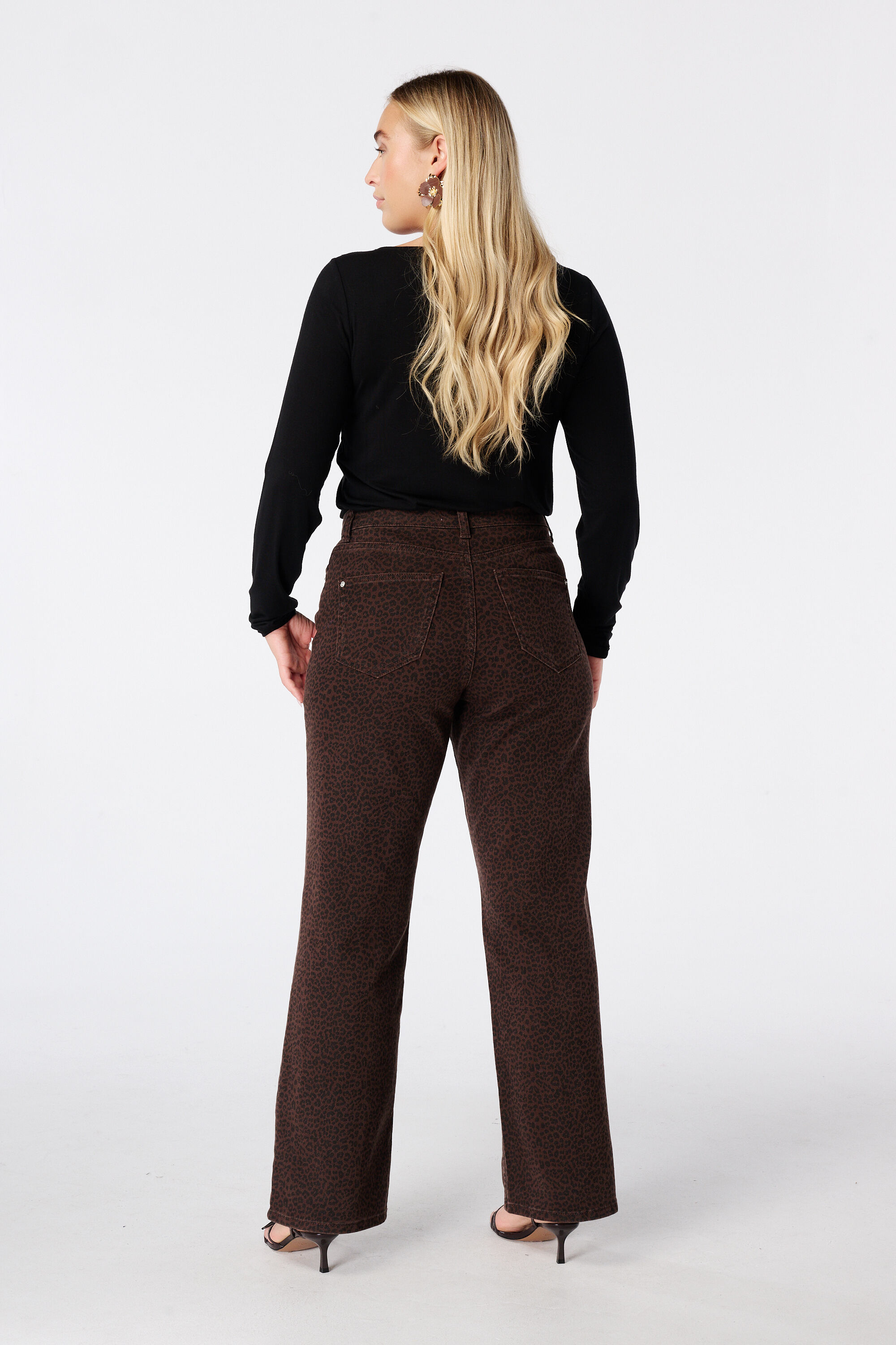 Wide leg jeans met panterprint image number 3