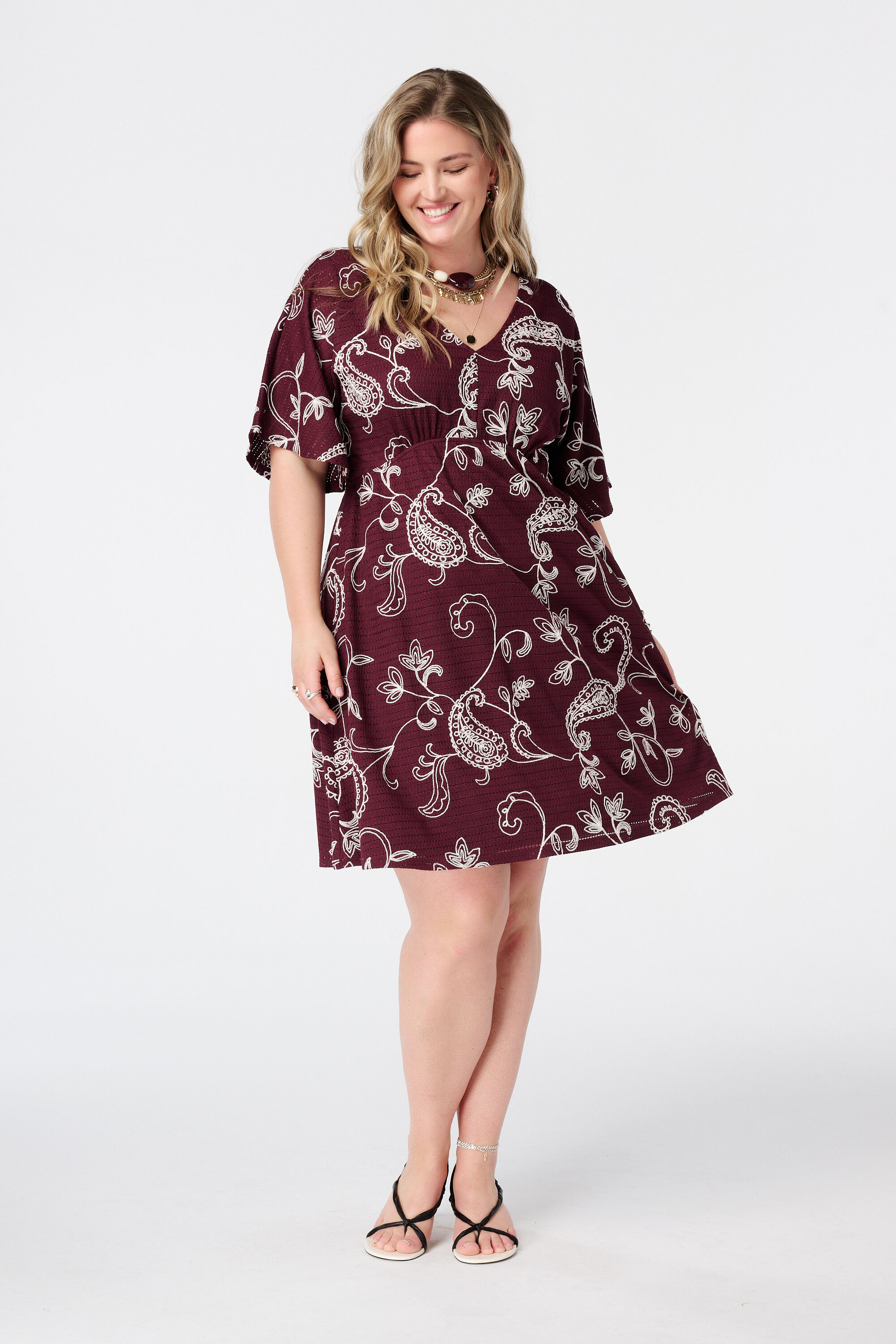 Kort jurkje met vlindermouwen image number 0