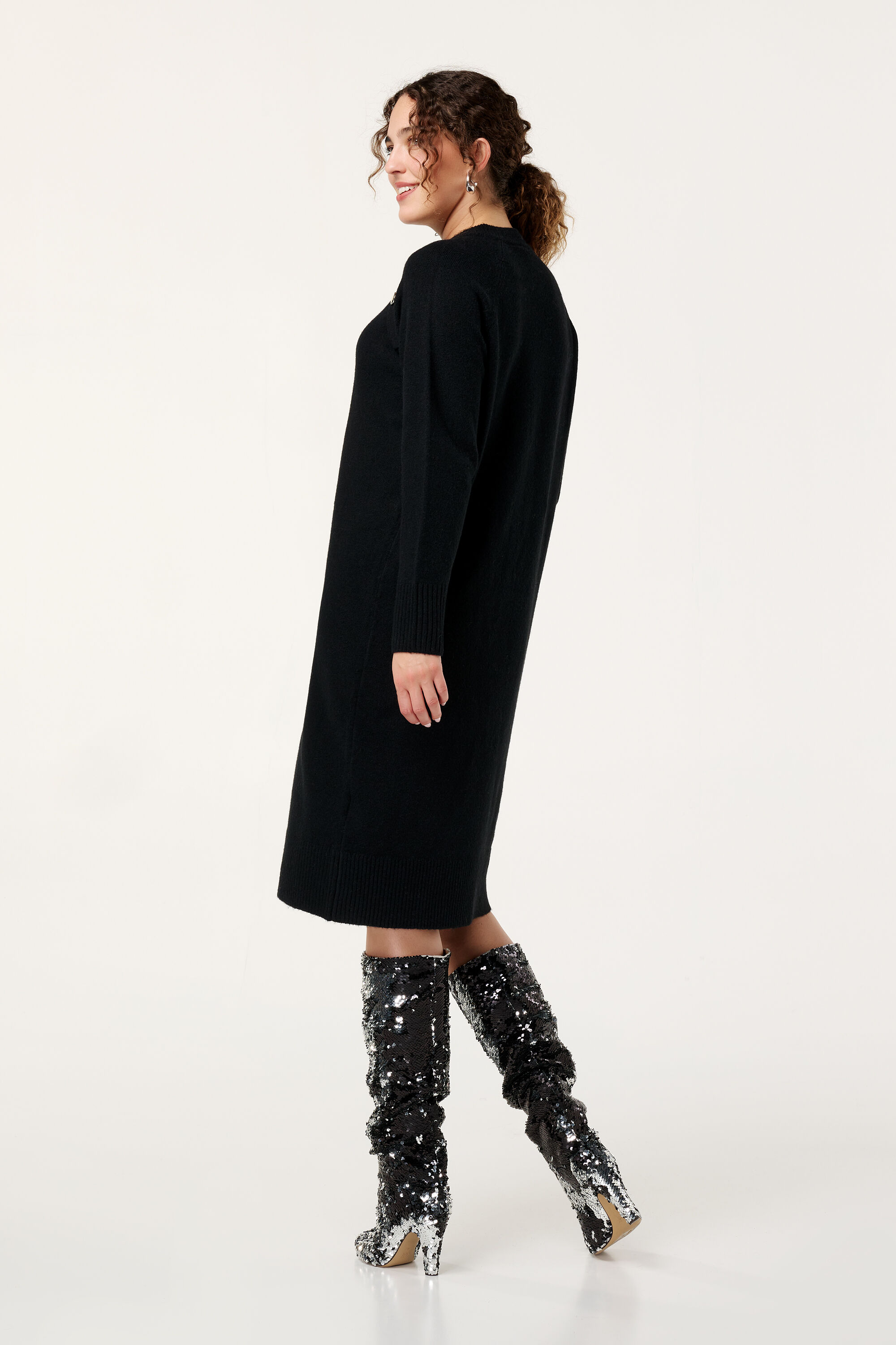 Robe midi en maille avec boutons fantaisie image number 3