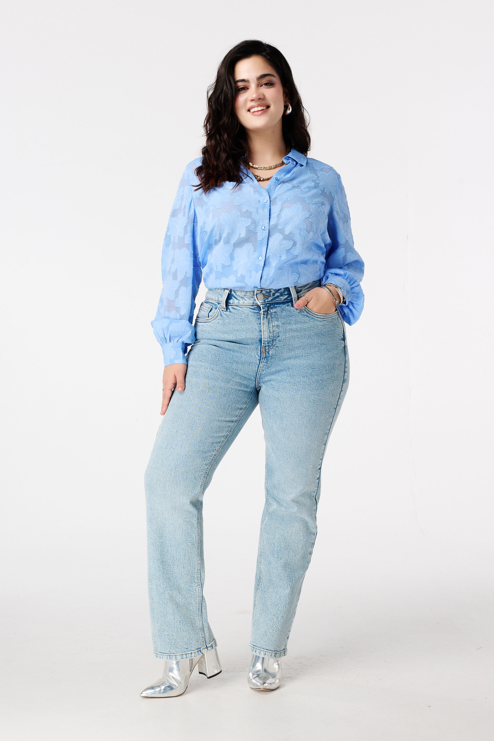 Blouse transparente &agrave; motif floral image number 5