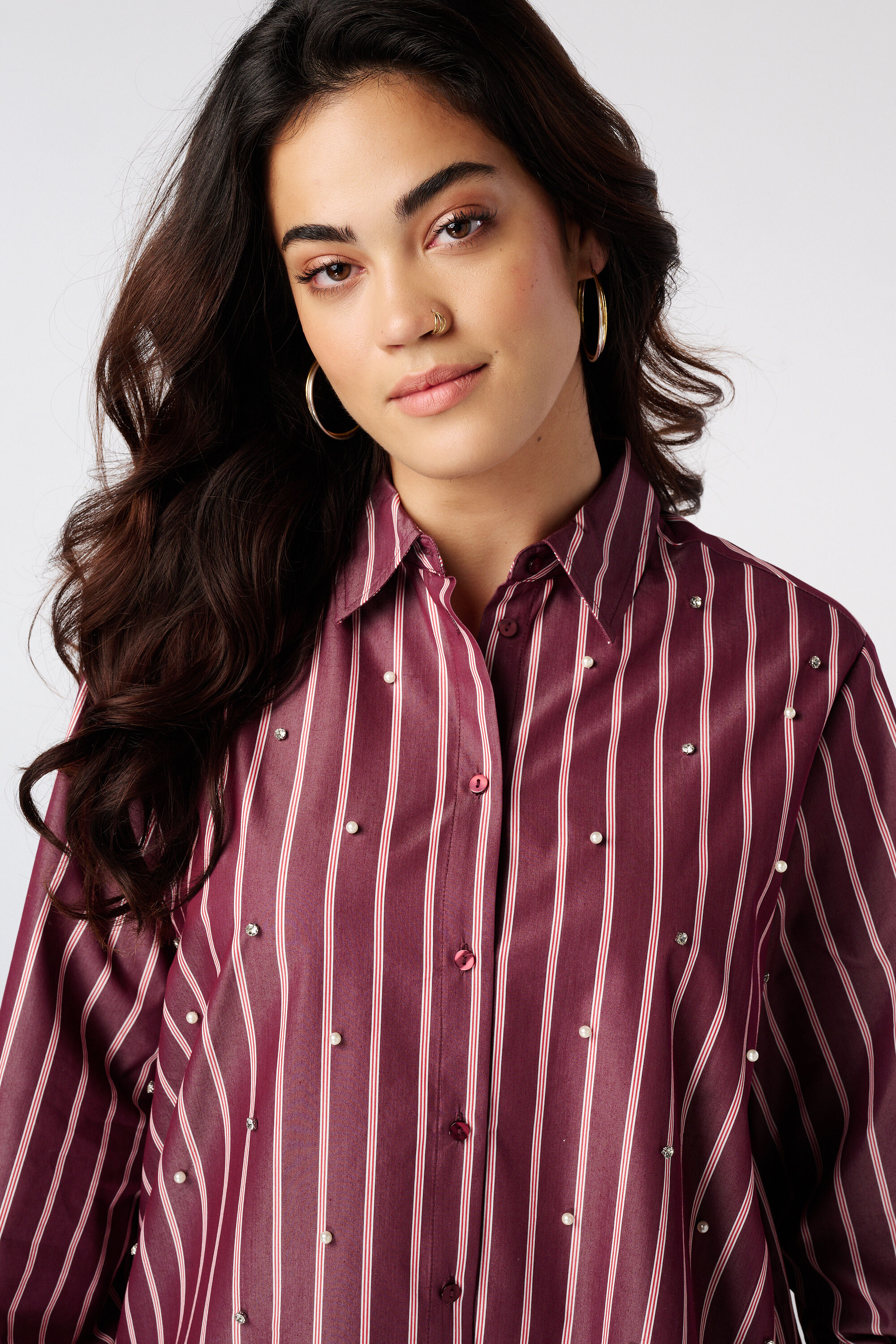 Blouse ray&eacute;e avec perles image number 4