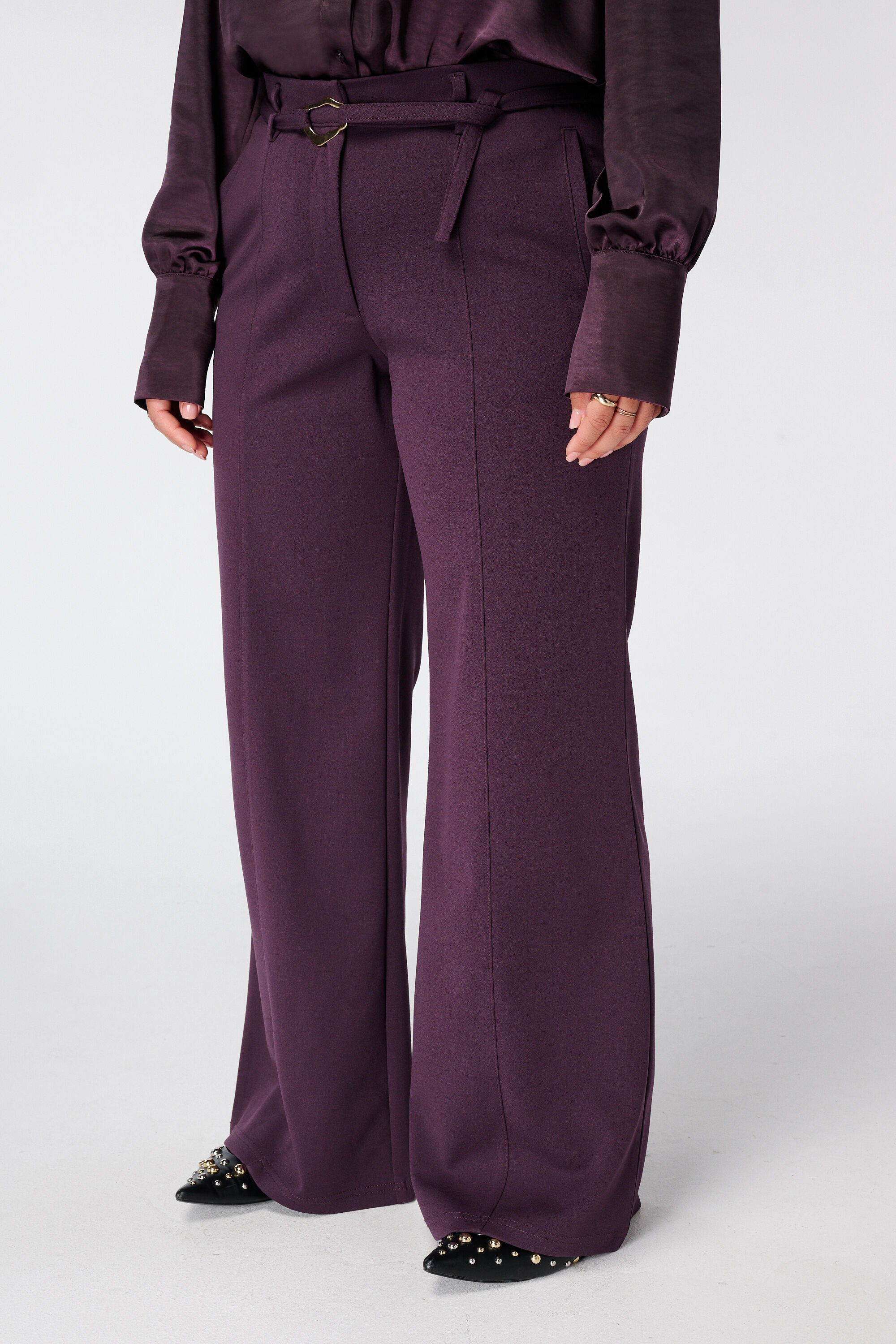 Pantalon droit avec ceinture image number 5