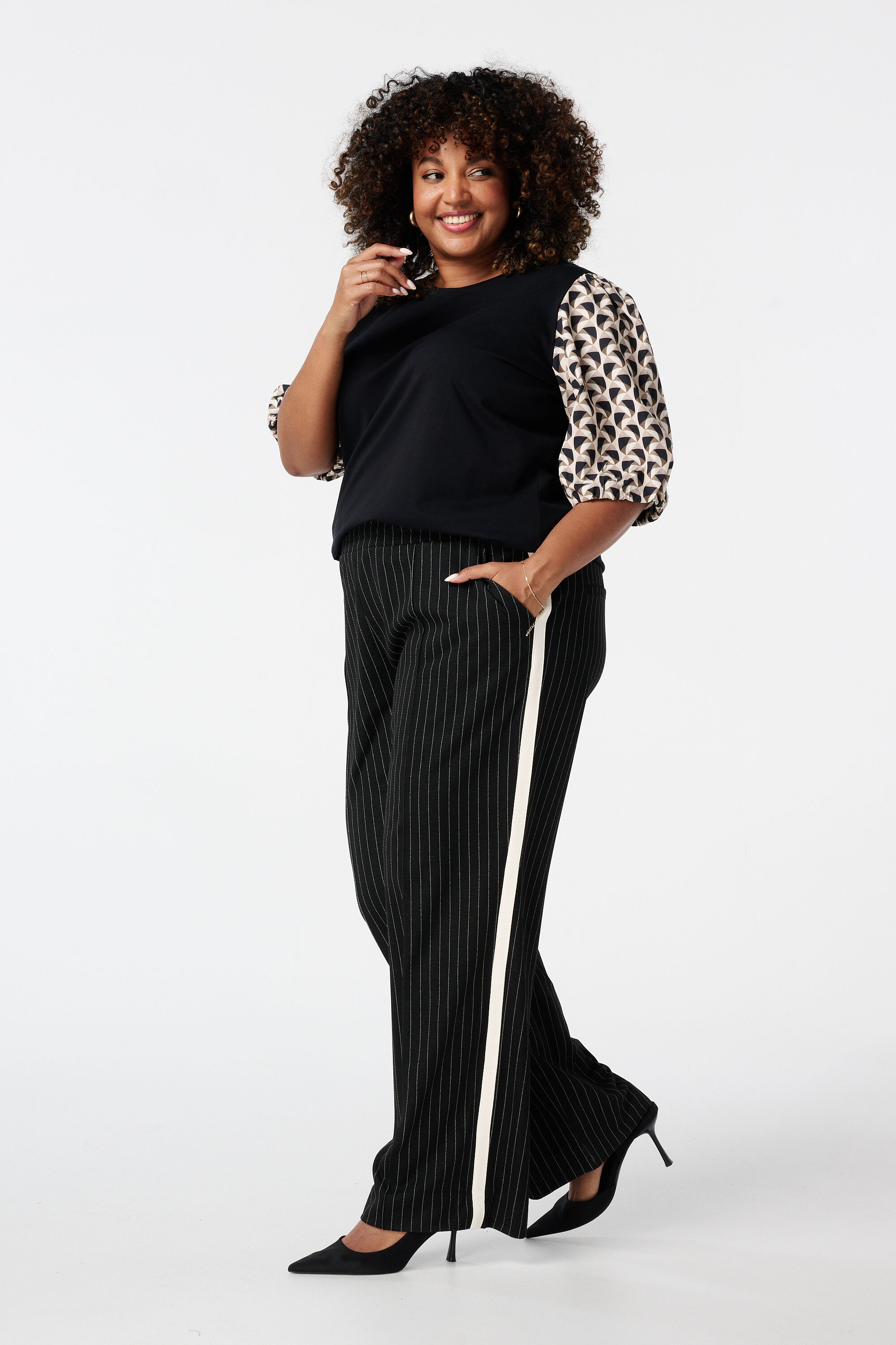 T-shirt avec manches bouffantes image number 5