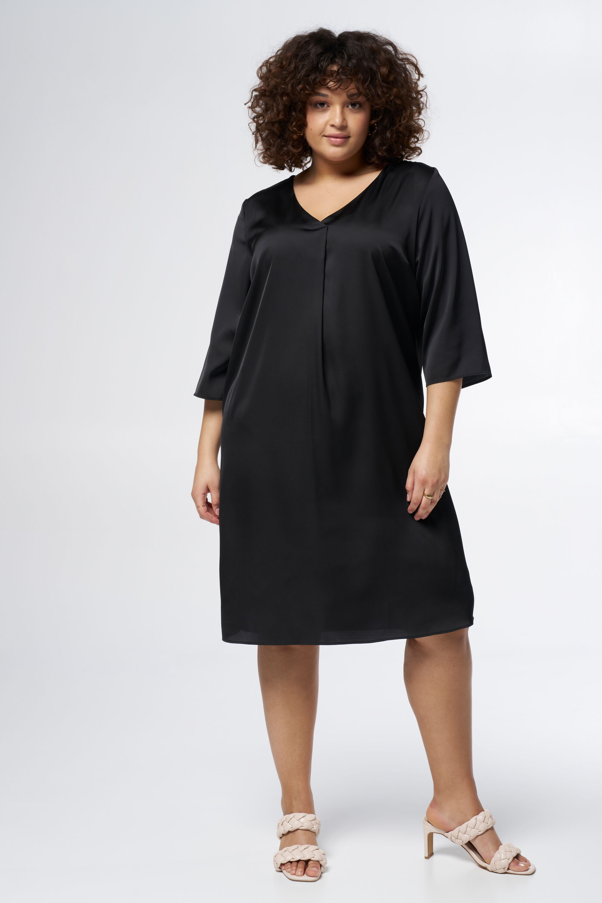 Femmes Robe en satin a coupe droite MS Mode