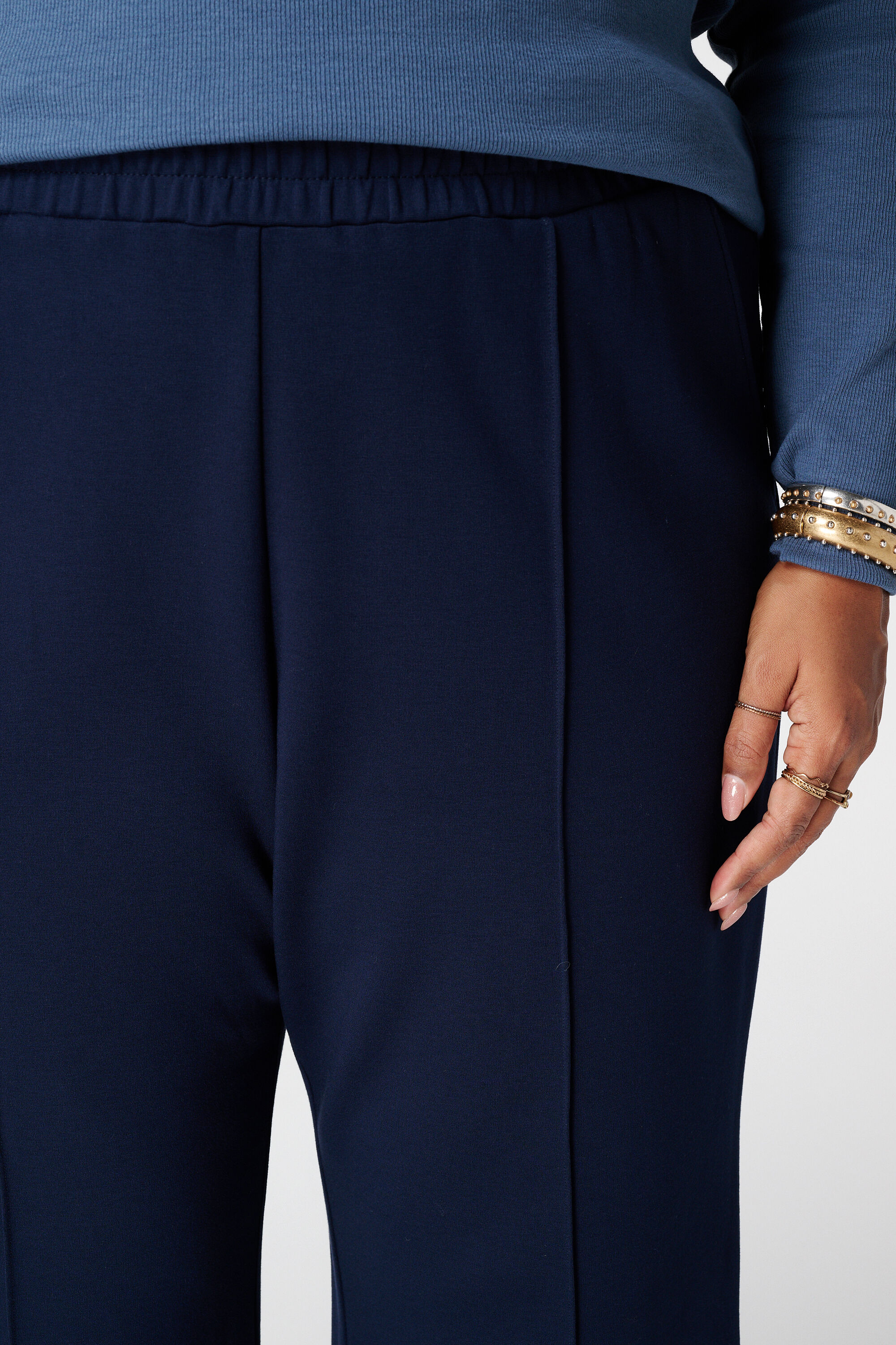 Pantalon large avec coutures d&eacute;coratives image number 4