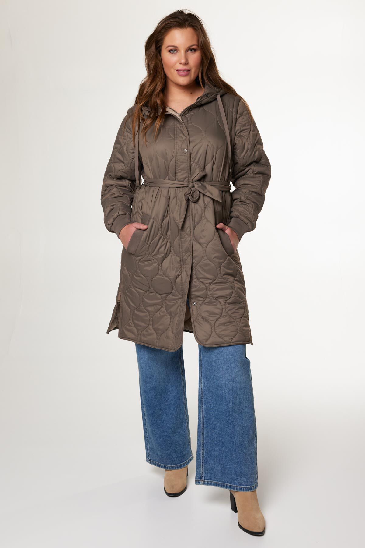 Gewatteerde jas met afritsbare mouwen image number 5