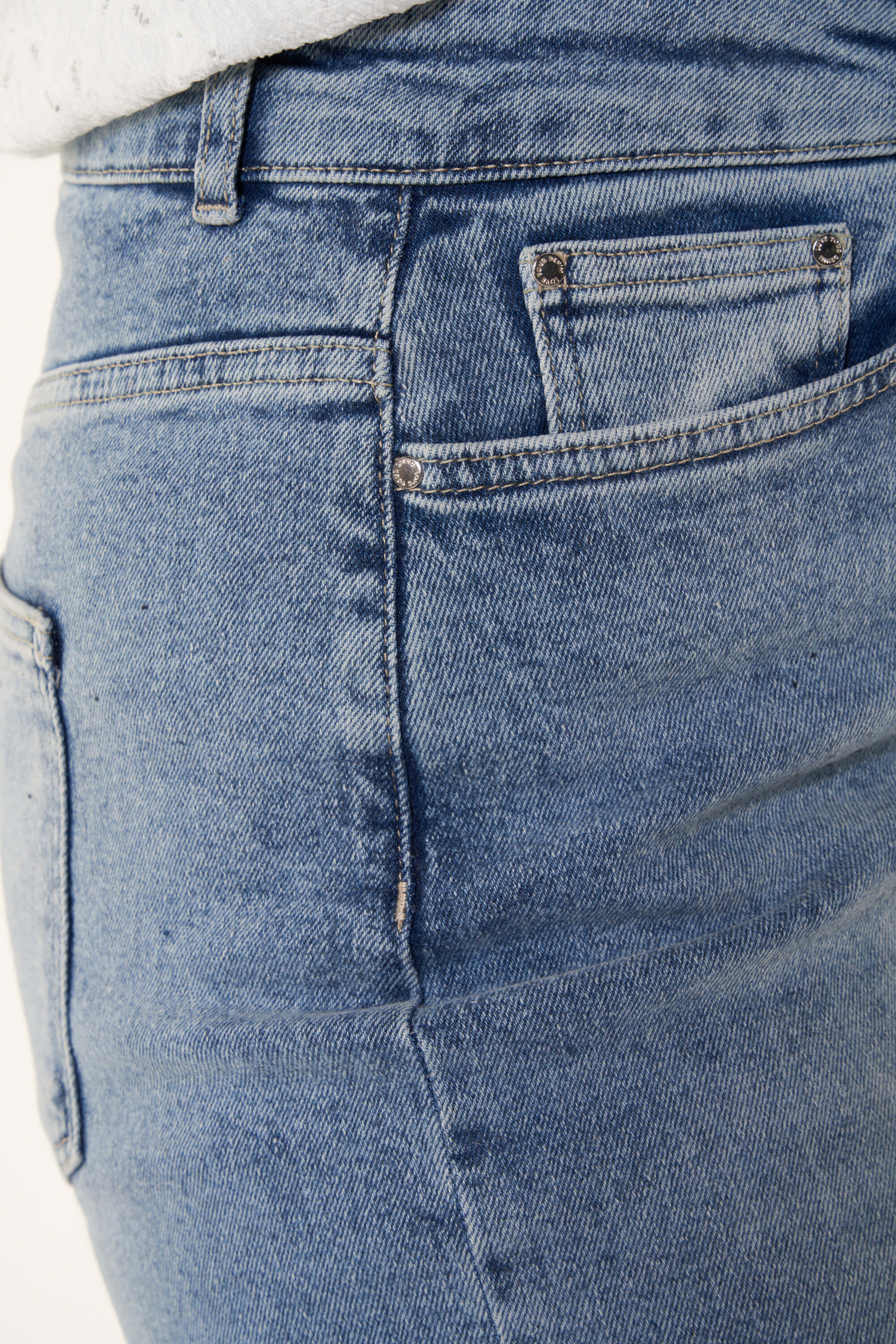 Jeans met wijde pijpen image number 4