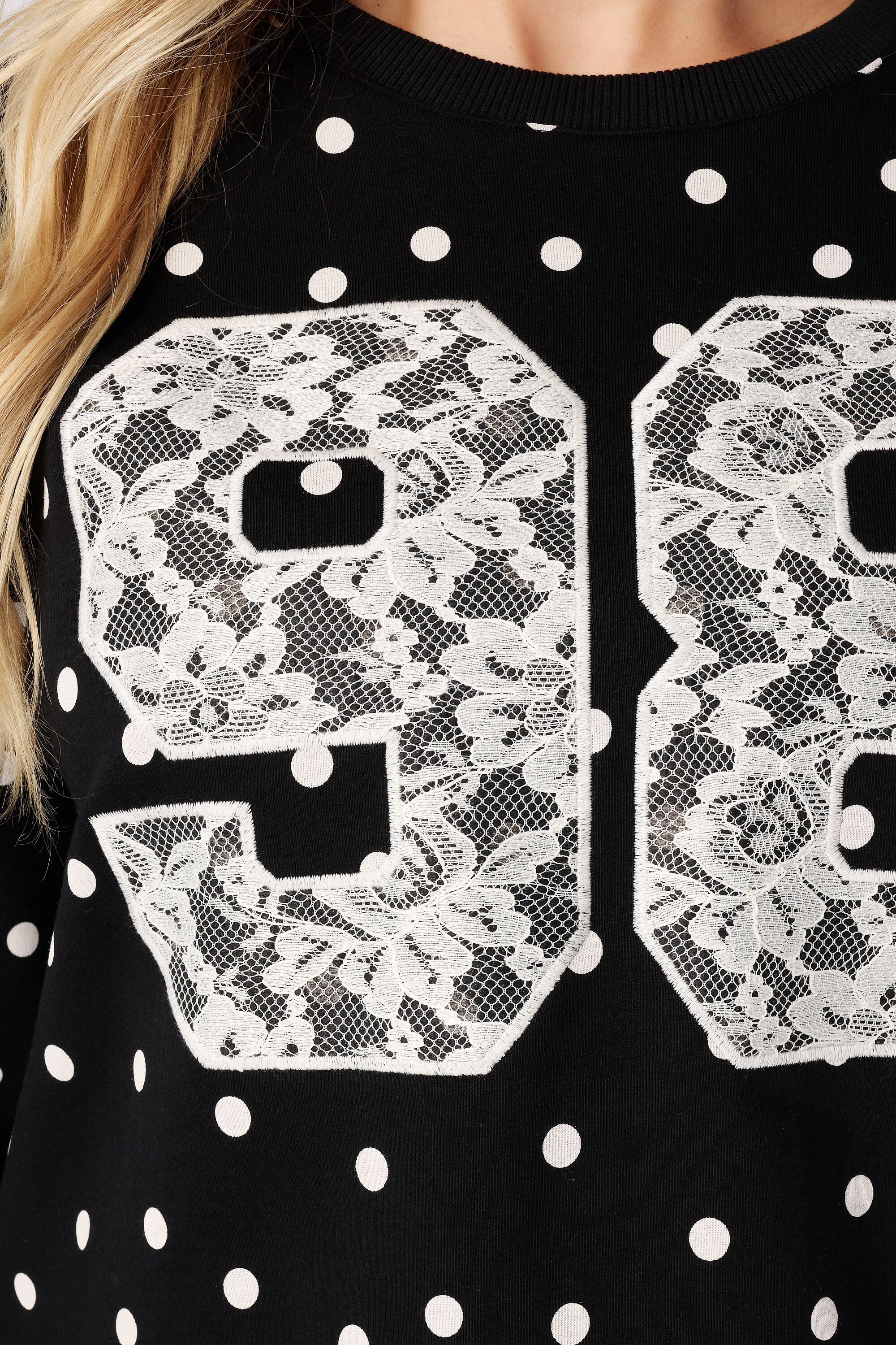 Polka dot sweater met kant image number 6