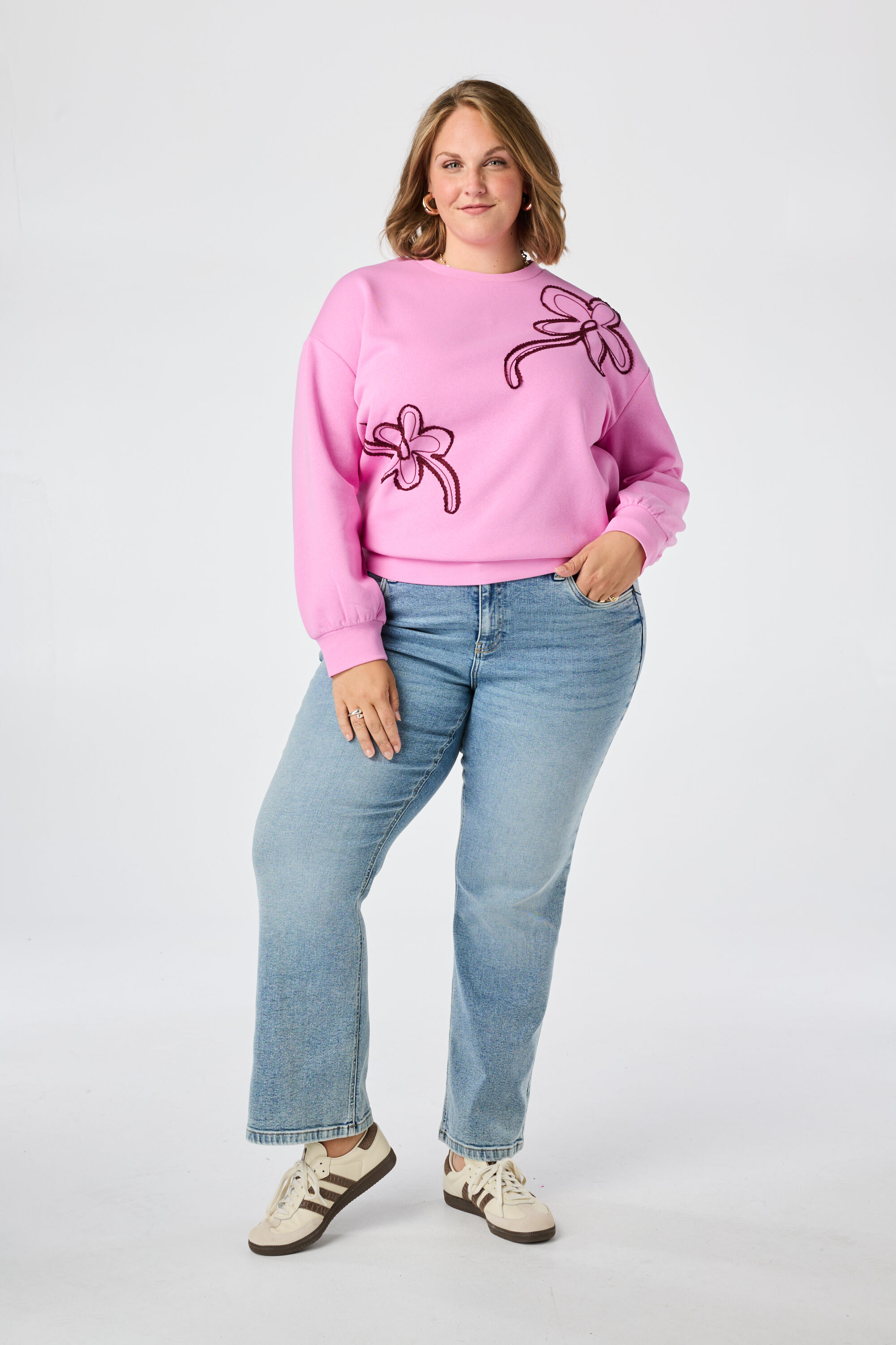 Sweater met borduursel image number 5