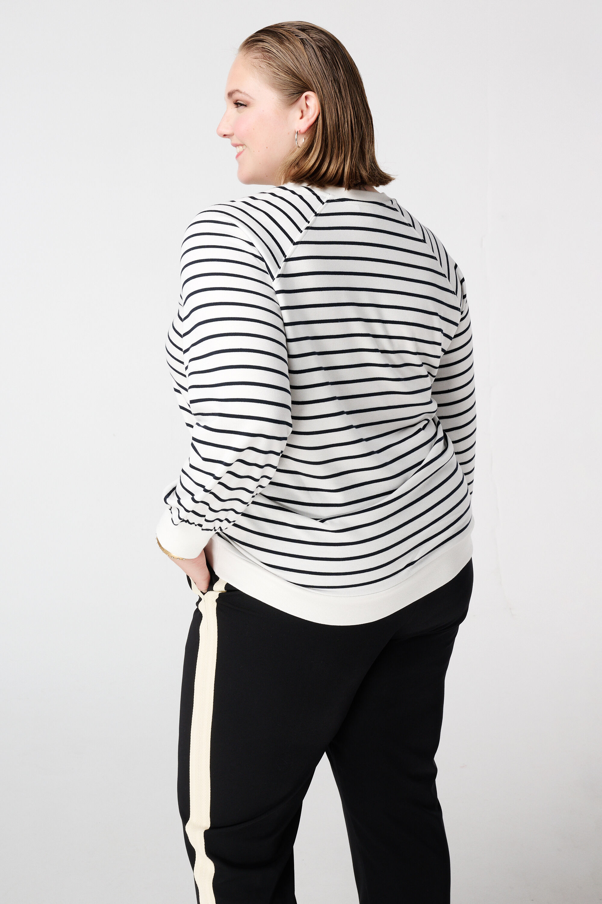 Sweat &agrave; rayures avec inscription image number 3