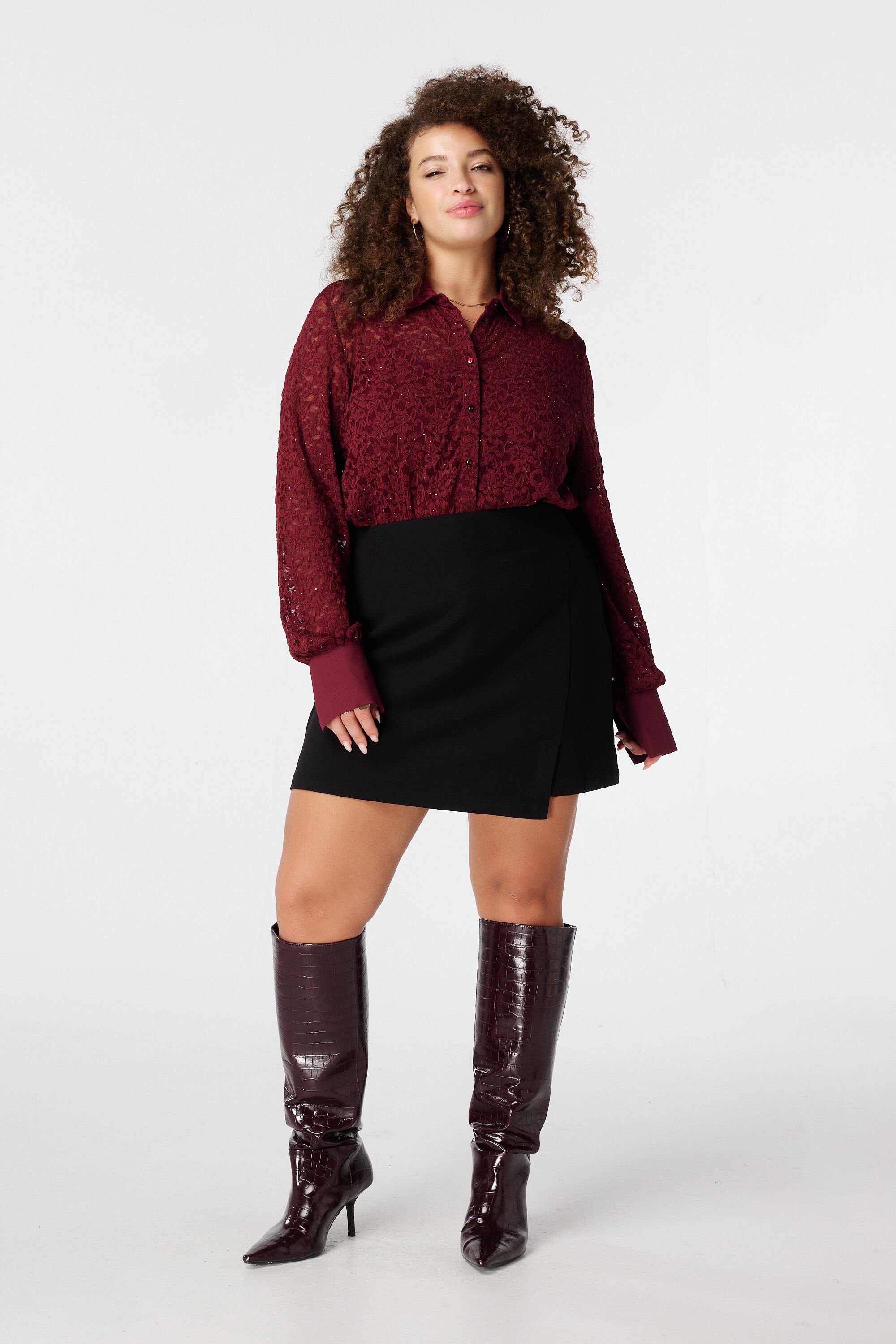 Top avec dentelle et paillettes image number 5