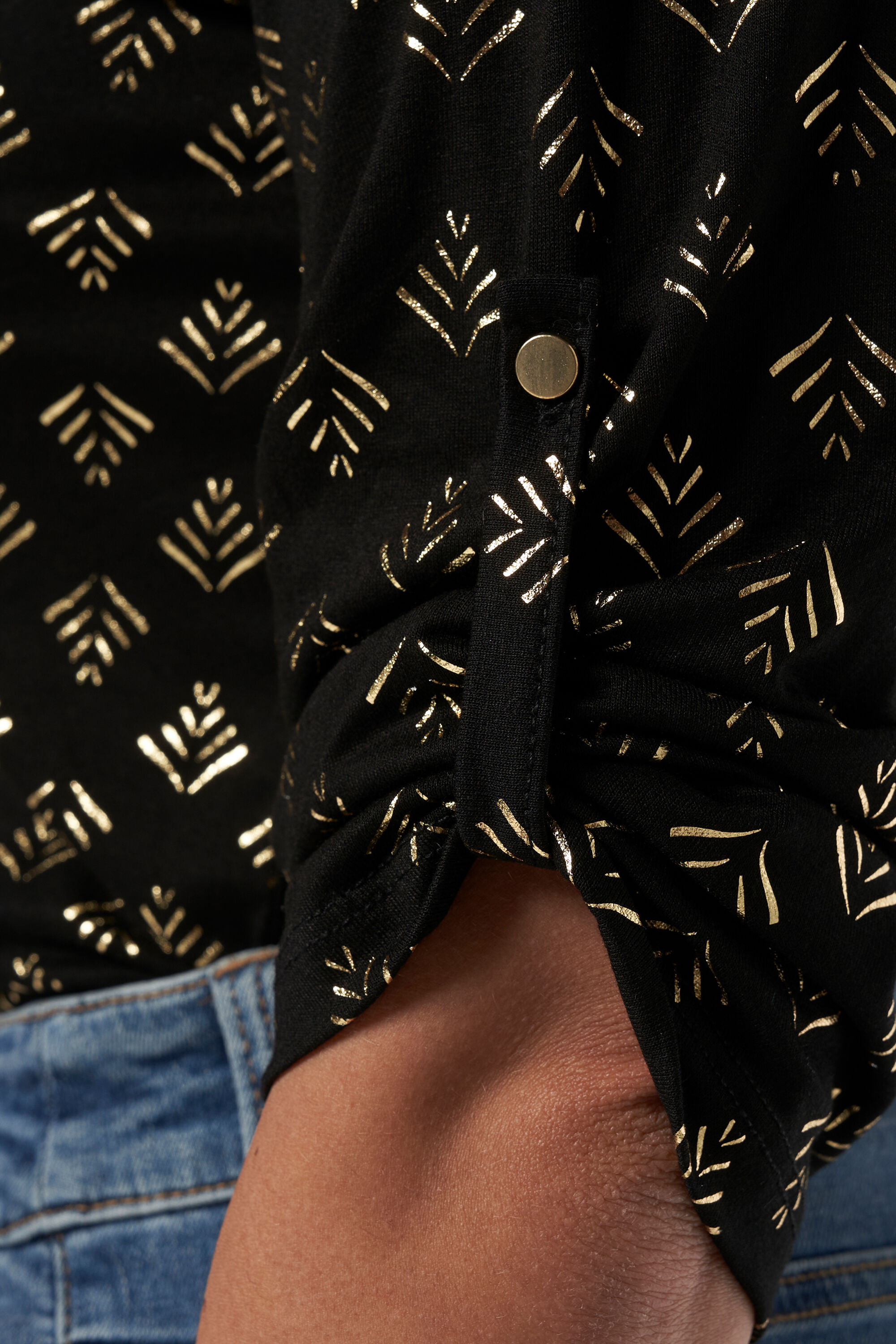 Top met knoopjes image number 4