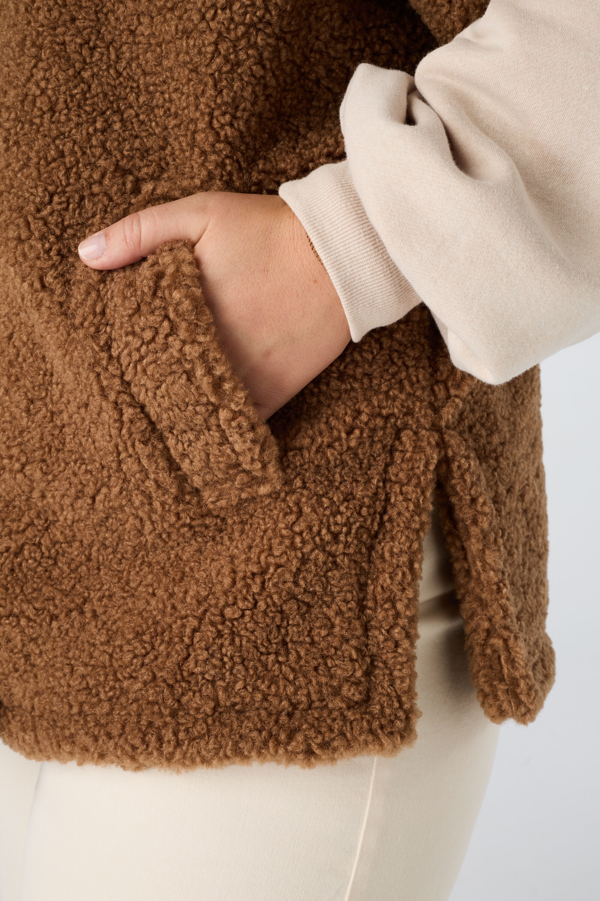 Veste teddy &agrave; manches courtes image number 6