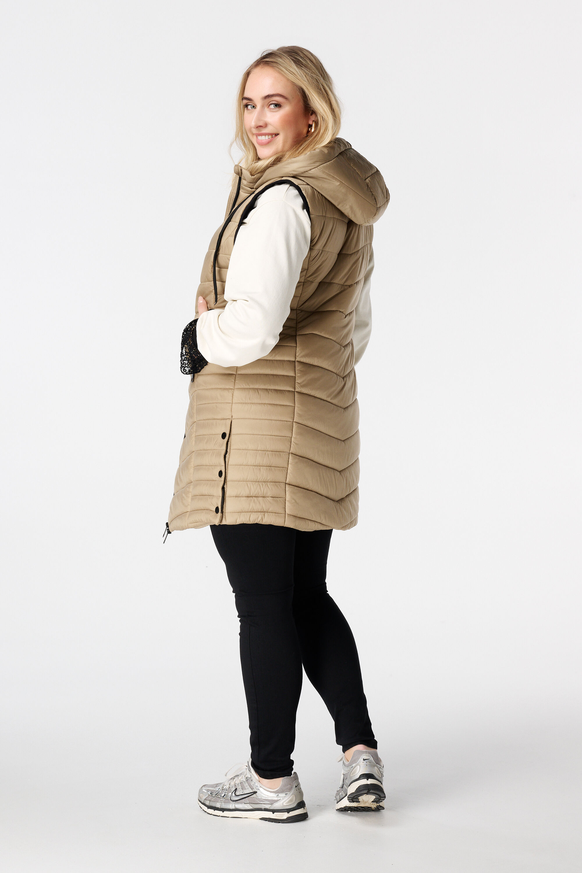 Long gilet sans manches avec capuche image number 3