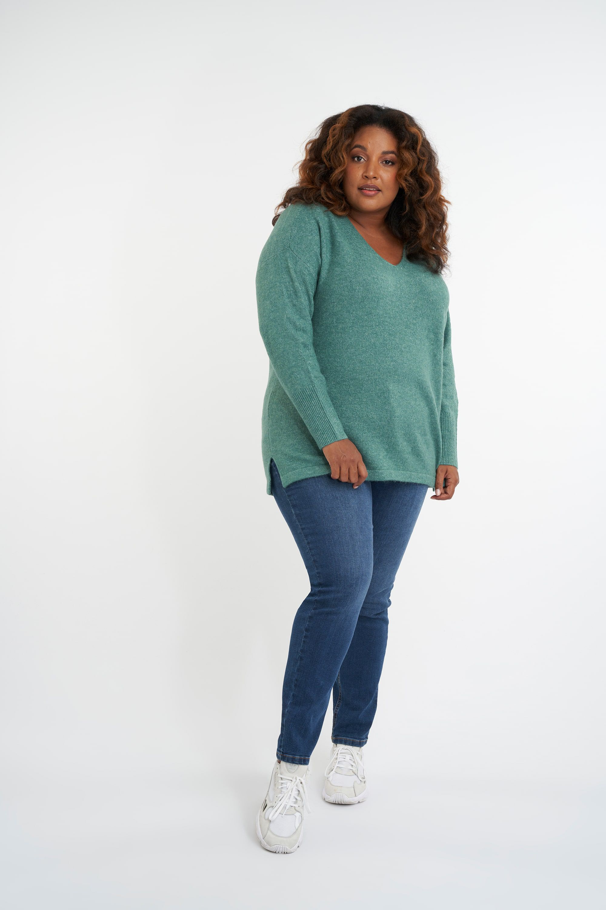 Pull avec col en V image number 5