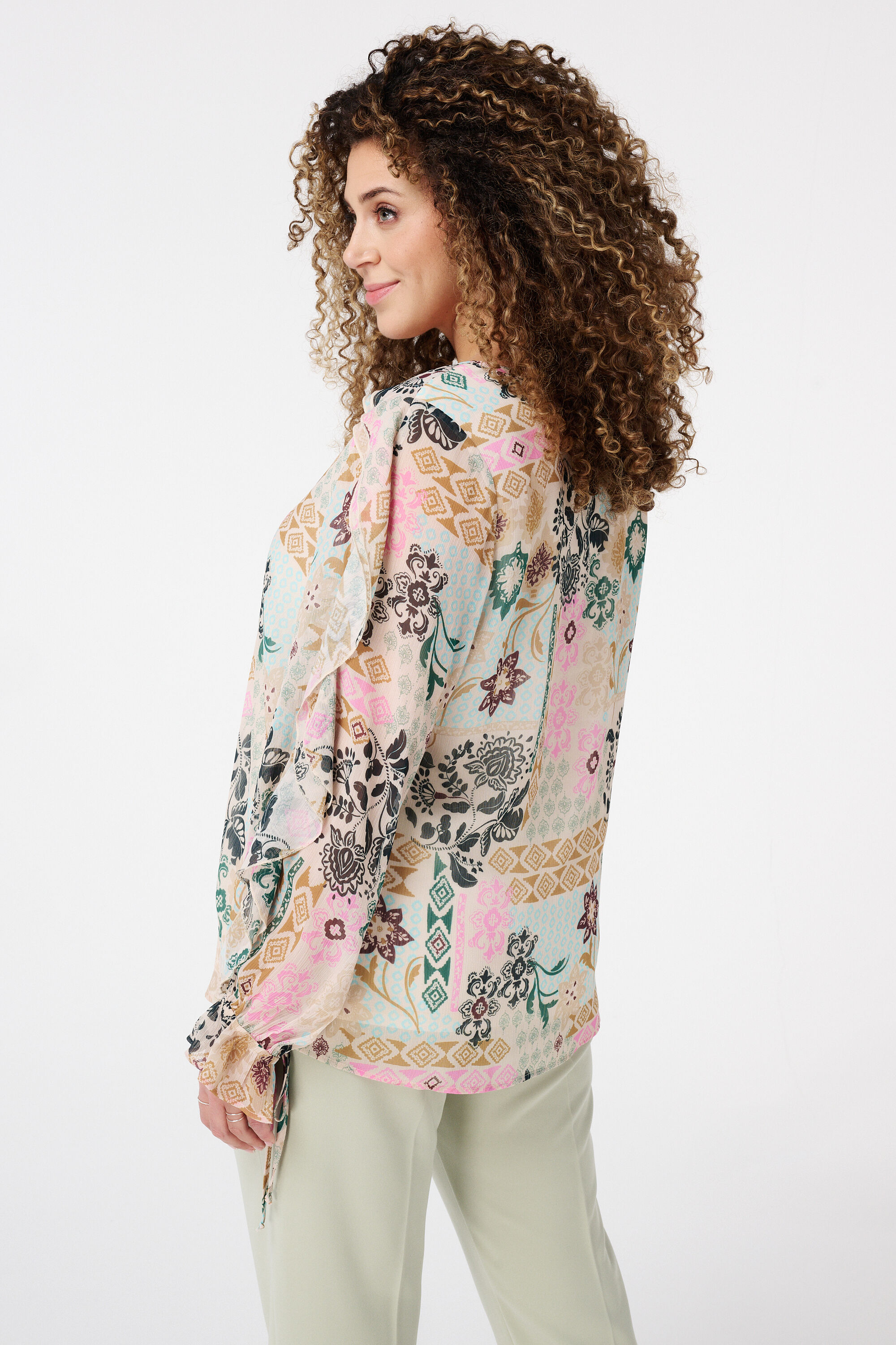Blouse met ruffles image number 3