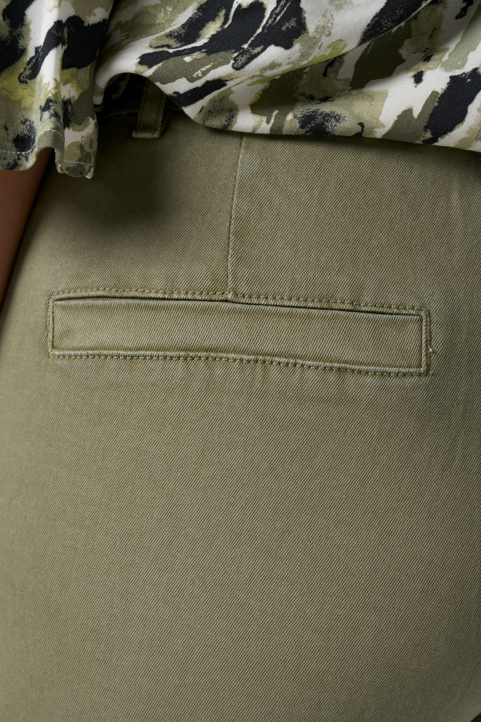 Denim short met ceintuur image number 4