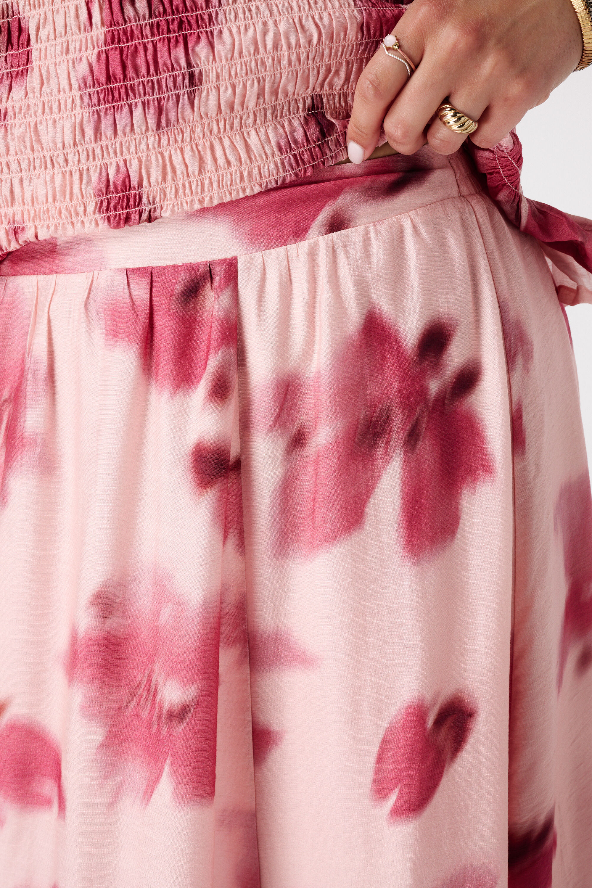 Rok in satijnlook met bloemenprint image number 4