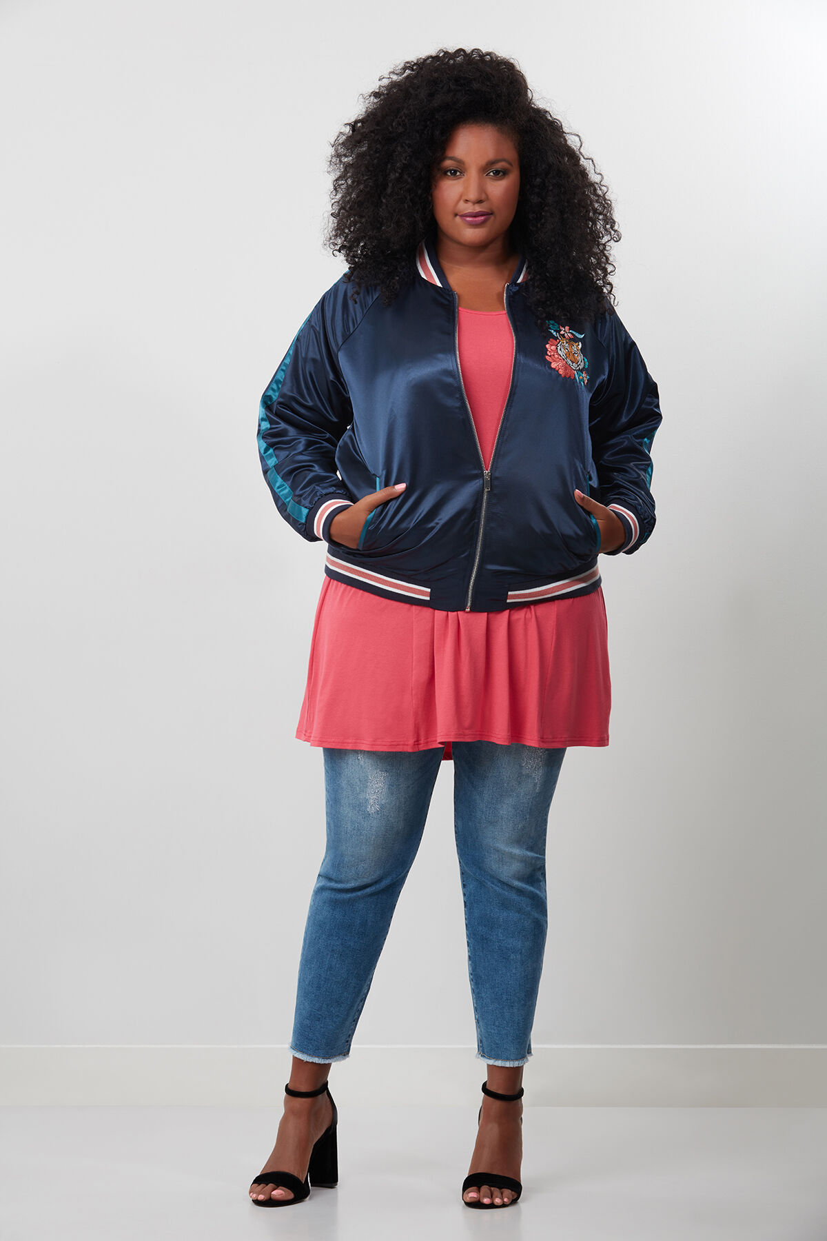 jeans met gerafelde zoom image number 4