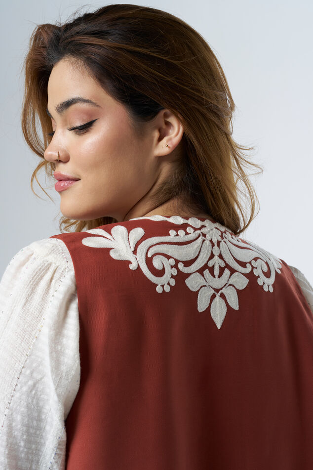 Gilet brodé image number 4
