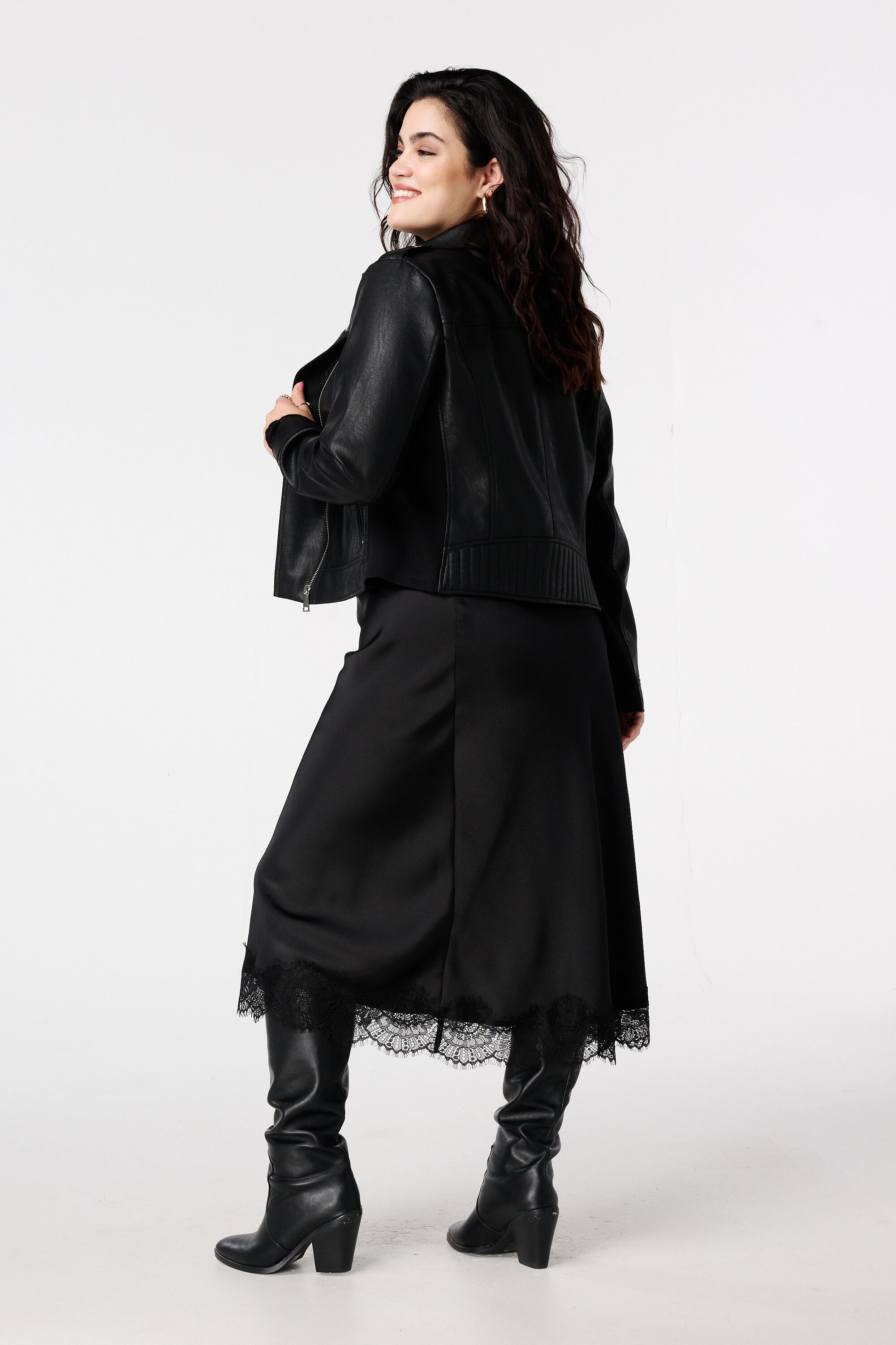 Satijnen rok met kant detail image number 3