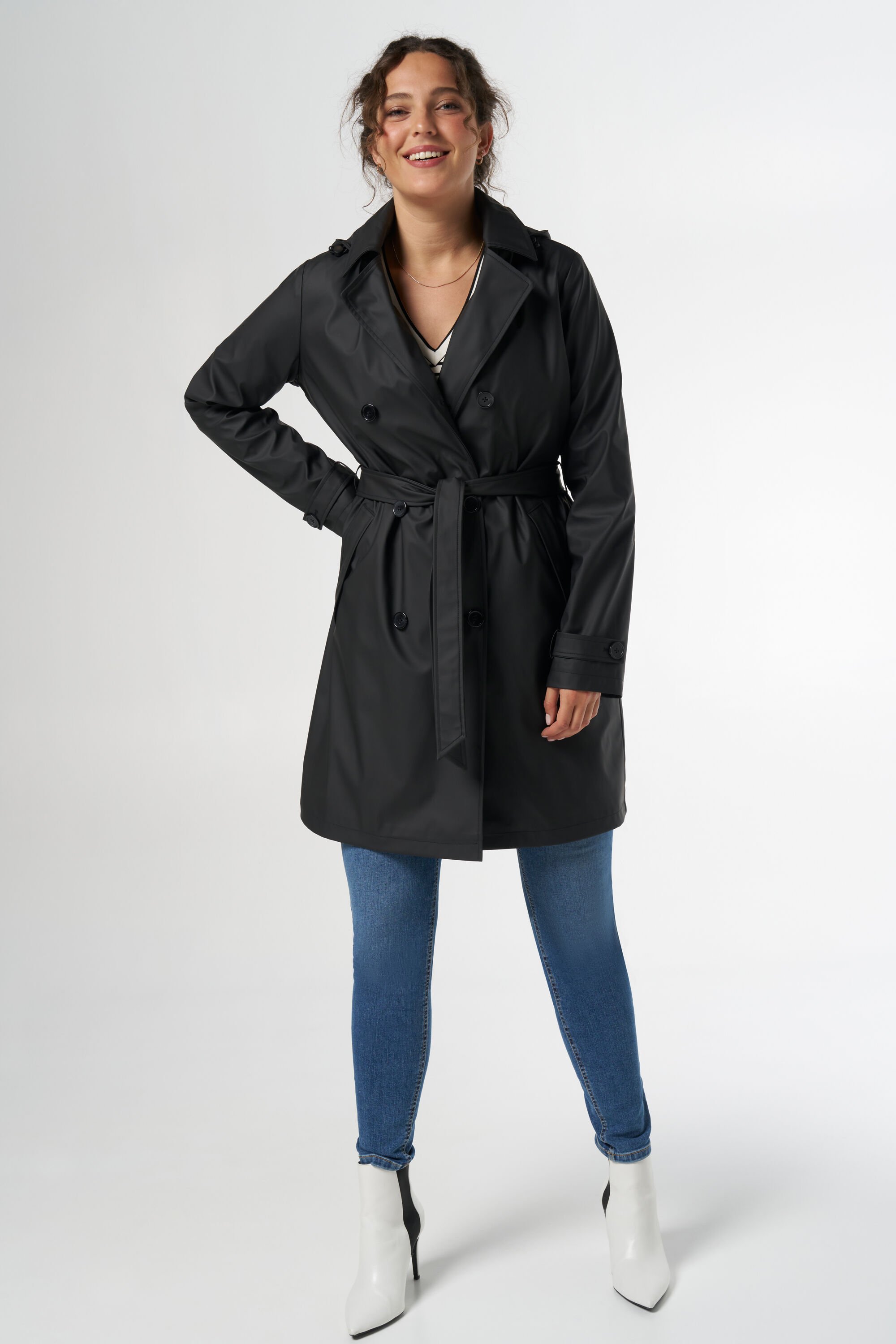 Trench imperm&eacute;able image number 5