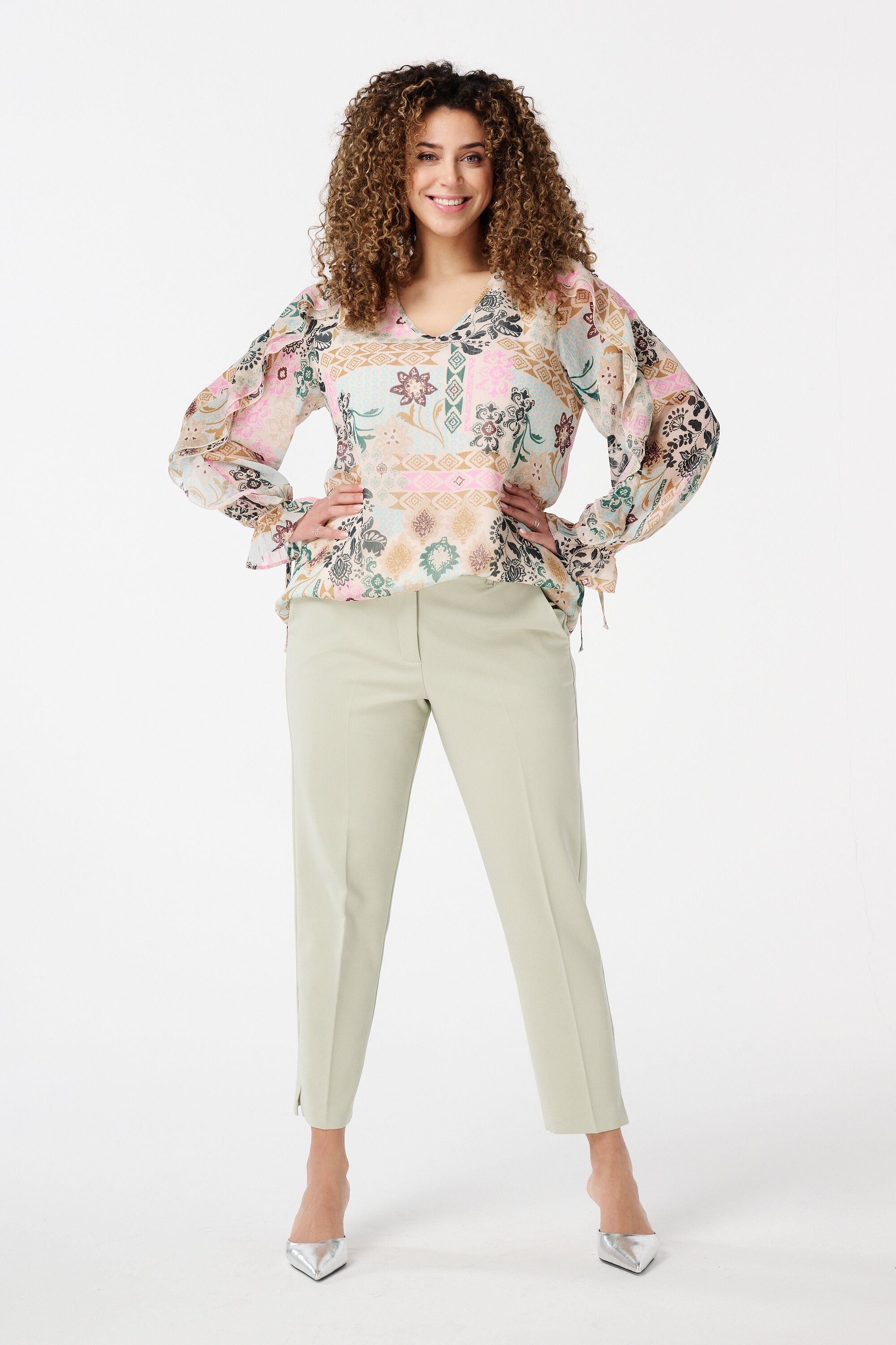 Blouse met ruffles image number 5