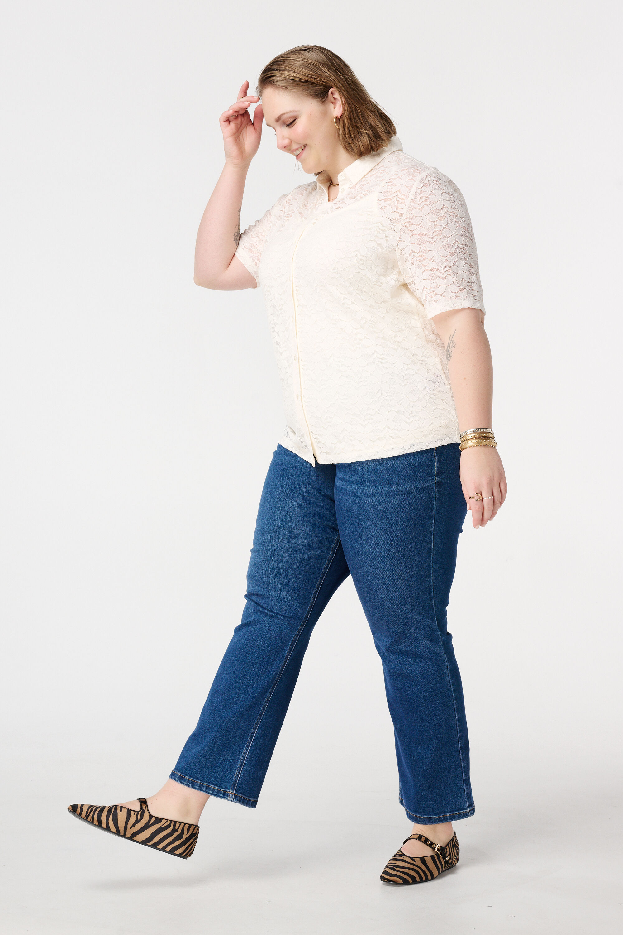 Top en dentelle &agrave; manches courtes image number 5