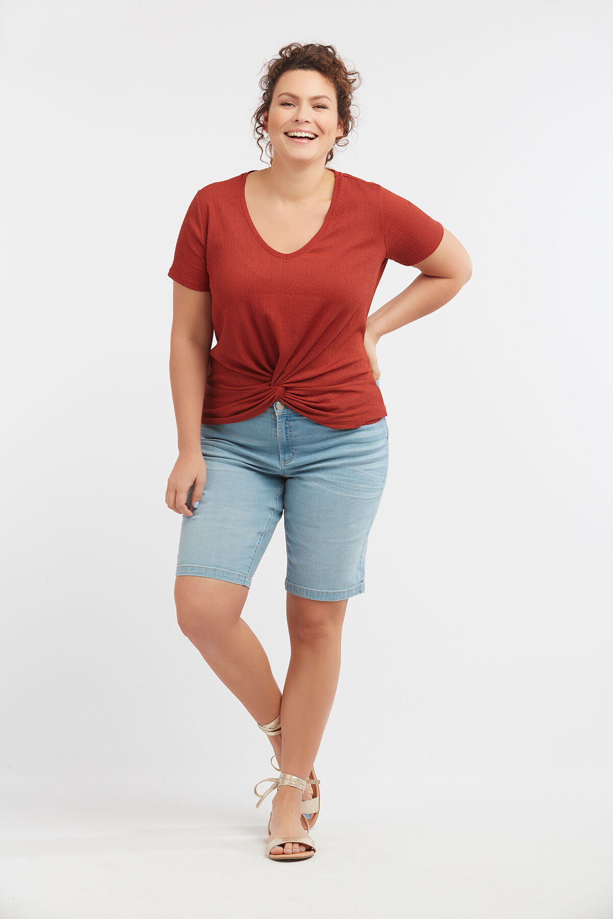 T-shirt met knoopdetail image number 3